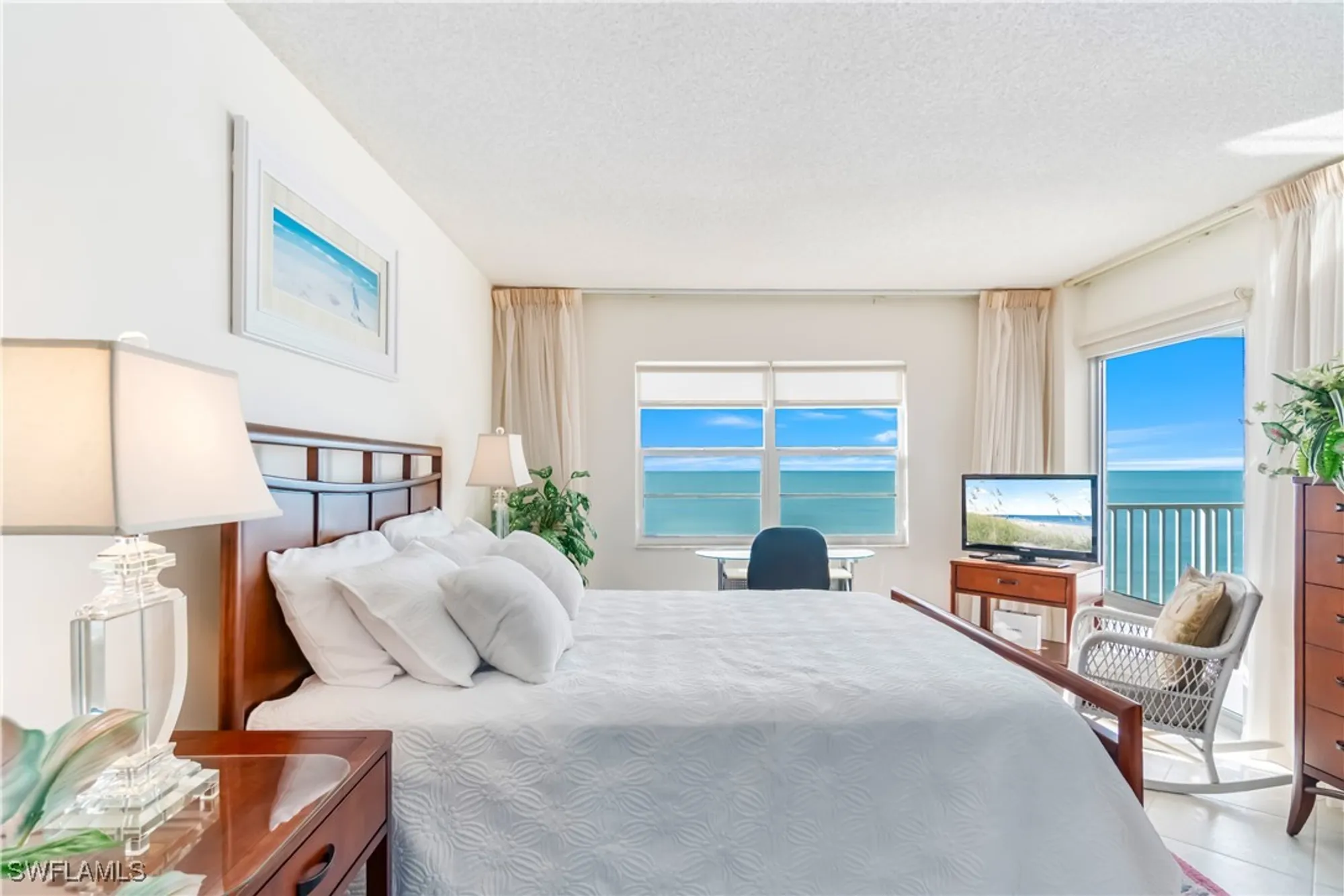 Property Slideshow image 8 of 24 | 3443 gulf shore blvd 812, Naples, FL, 34103