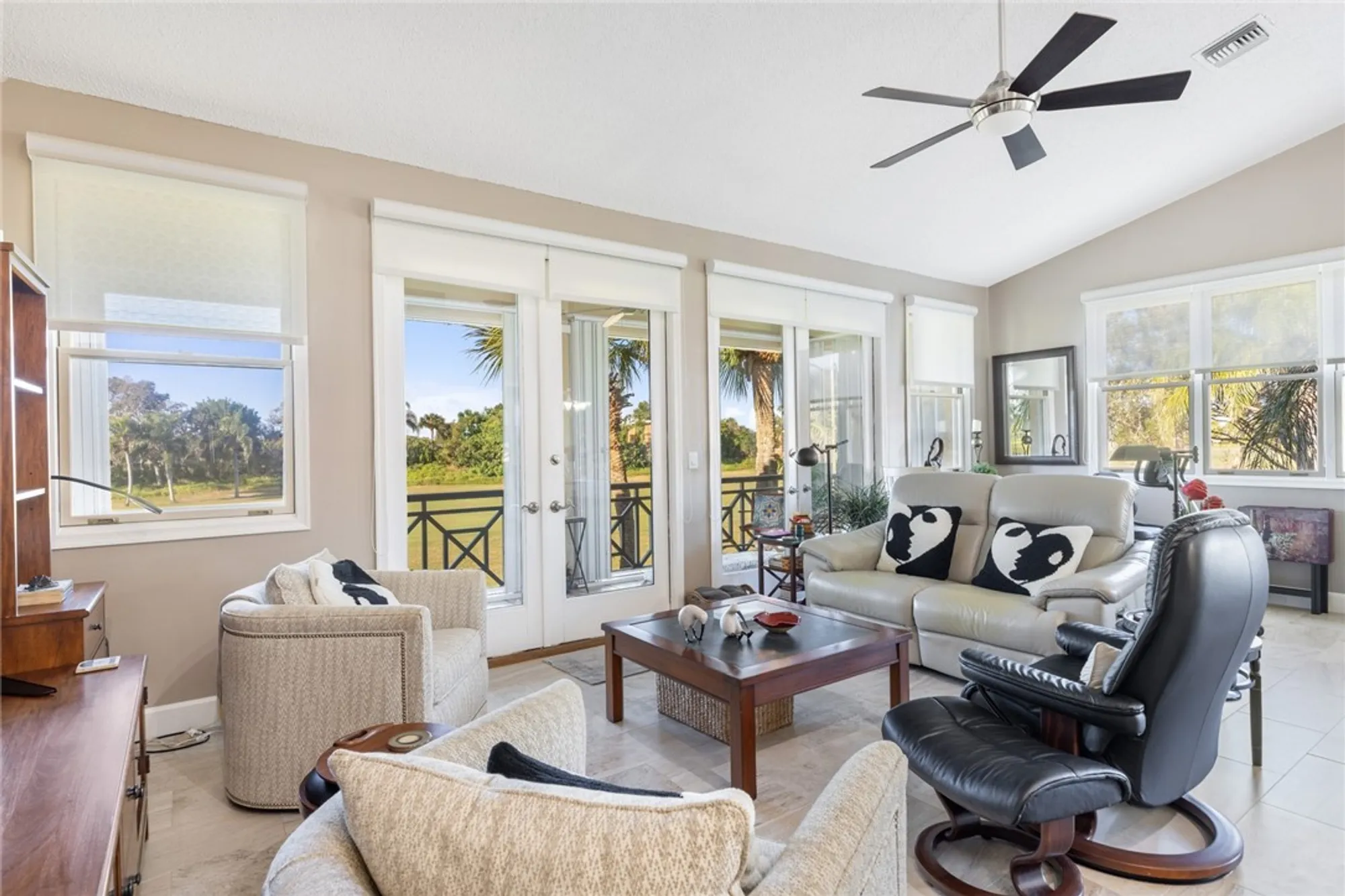Property Slideshow image 11 of 35 | 4877 n newport island dr # 14d, Vero Beach, FL, 32967