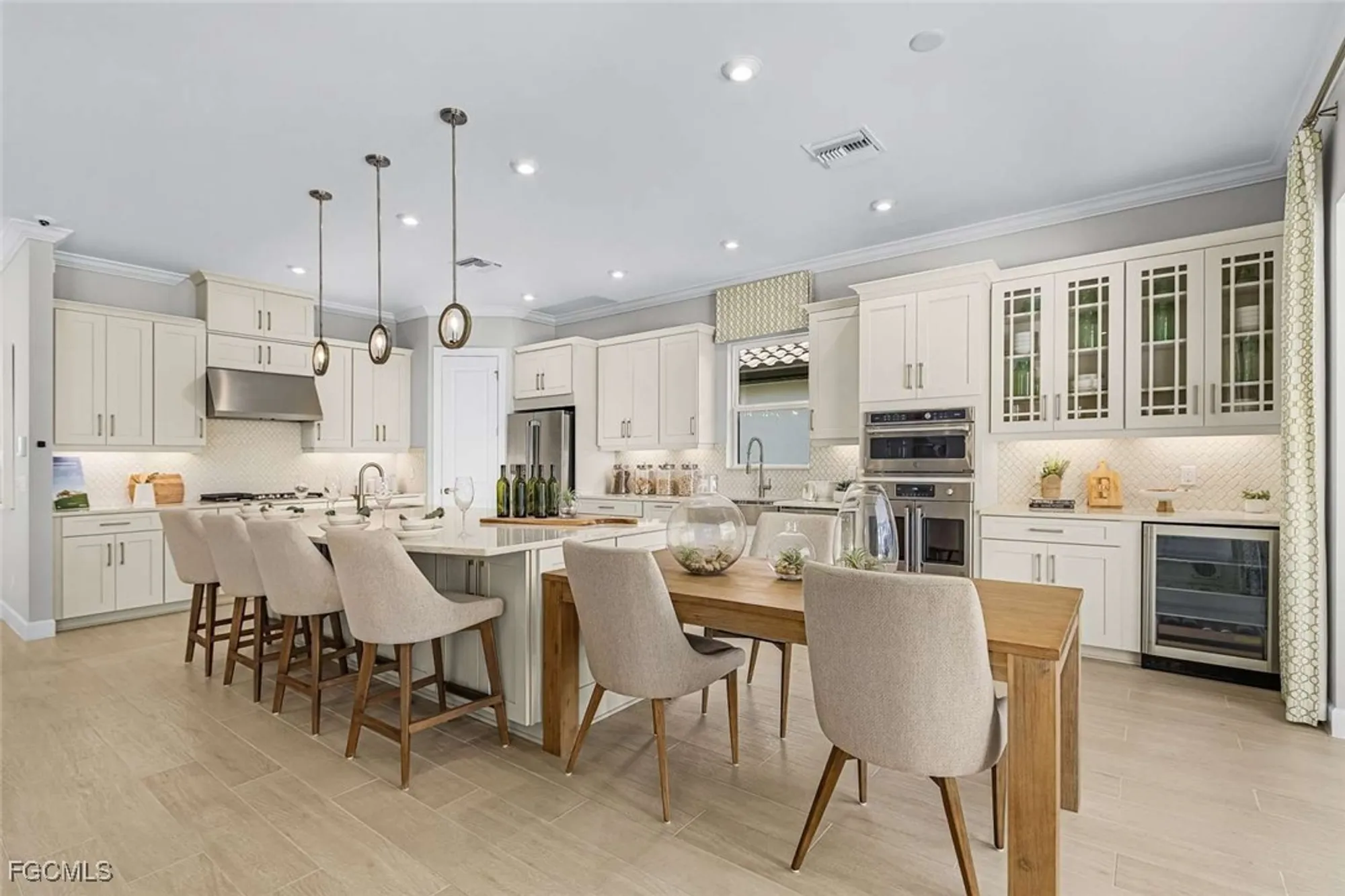 Property Slideshow image 11 of 36 | 11591 venetian lagoon dr, Fort Myers, FL, 33913