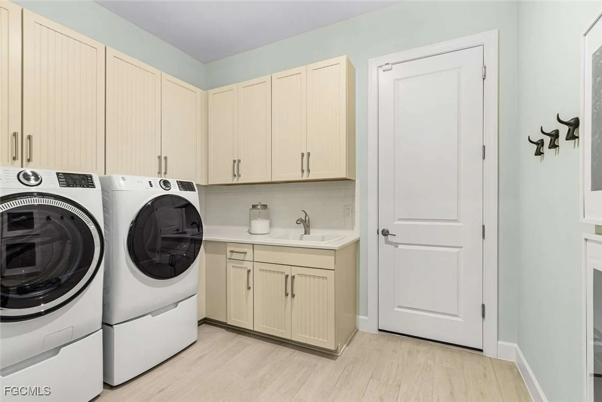 Property Slideshow image 29 of 36 | 11591 venetian lagoon dr, Fort Myers, FL, 33913