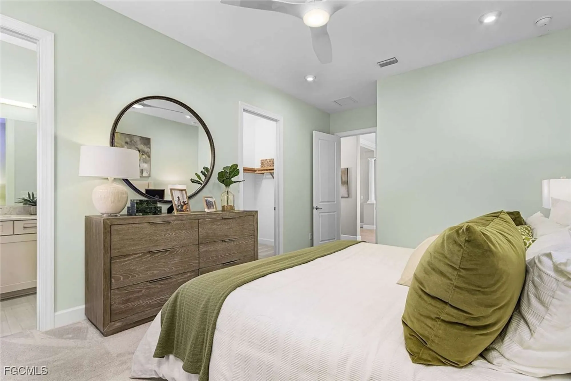 Property Slideshow image 23 of 36 | 11591 venetian lagoon dr, Fort Myers, FL, 33913