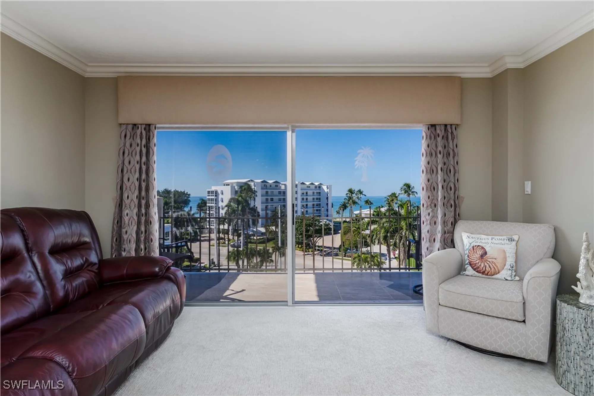 Property Slideshow image 18 of 50 | 2150 gulf shore blvd 609, Naples, FL, 34102