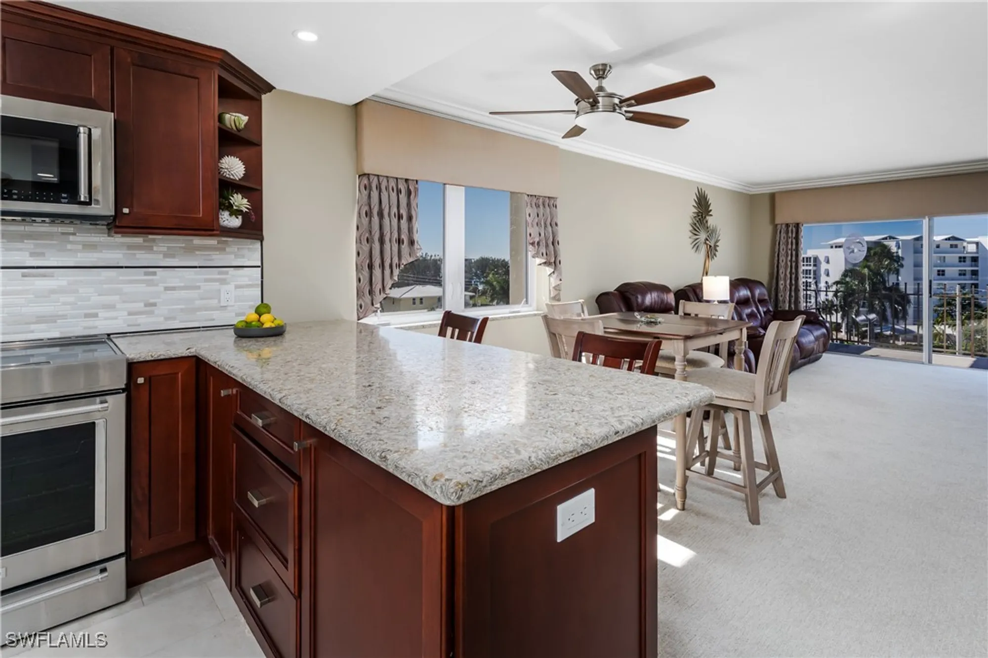 Property Slideshow image 13 of 50 | 2150 gulf shore blvd 609, Naples, FL, 34102