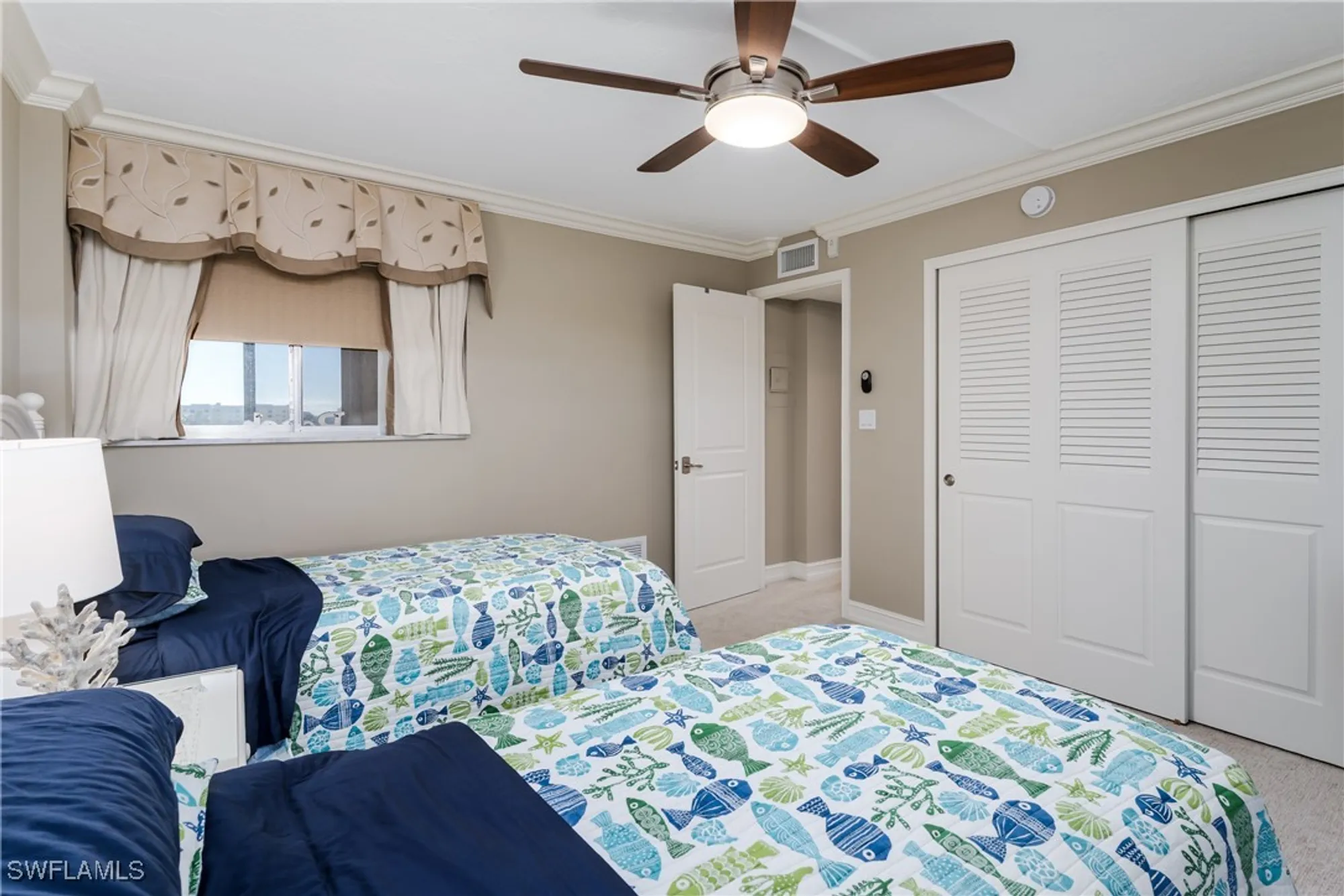 Property Slideshow image 29 of 50 | 2150 gulf shore blvd 609, Naples, FL, 34102