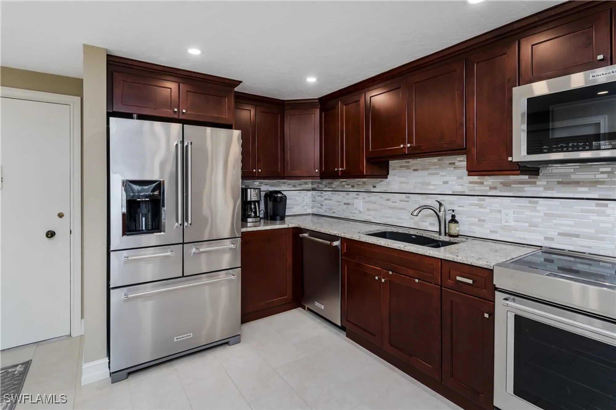 Property Slideshow image 23 of 50 | 2150 gulf shore blvd 609, Naples, FL, 34102