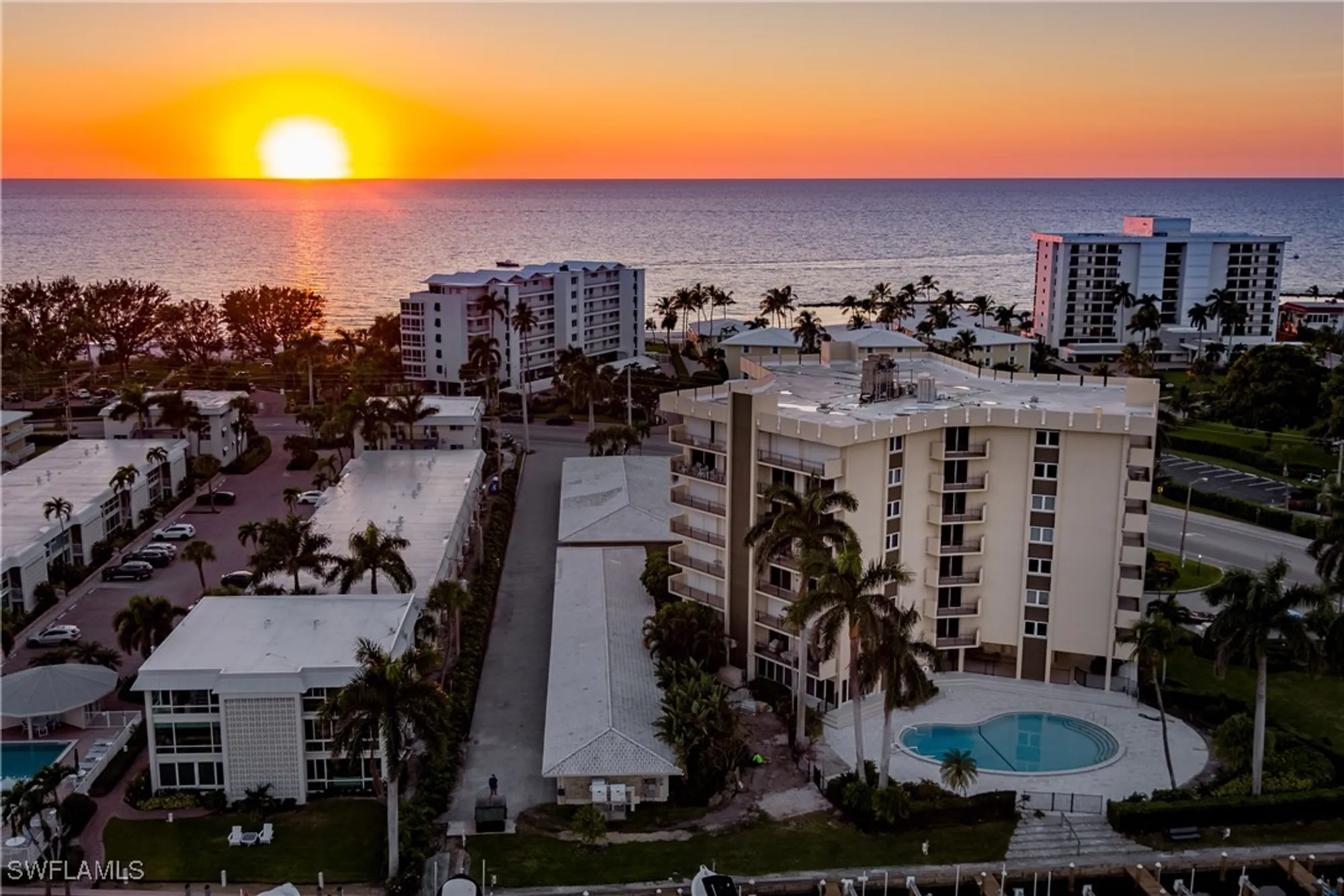 Property Slideshow image 33 of 50 | 2150 gulf shore blvd 609, Naples, FL, 34102