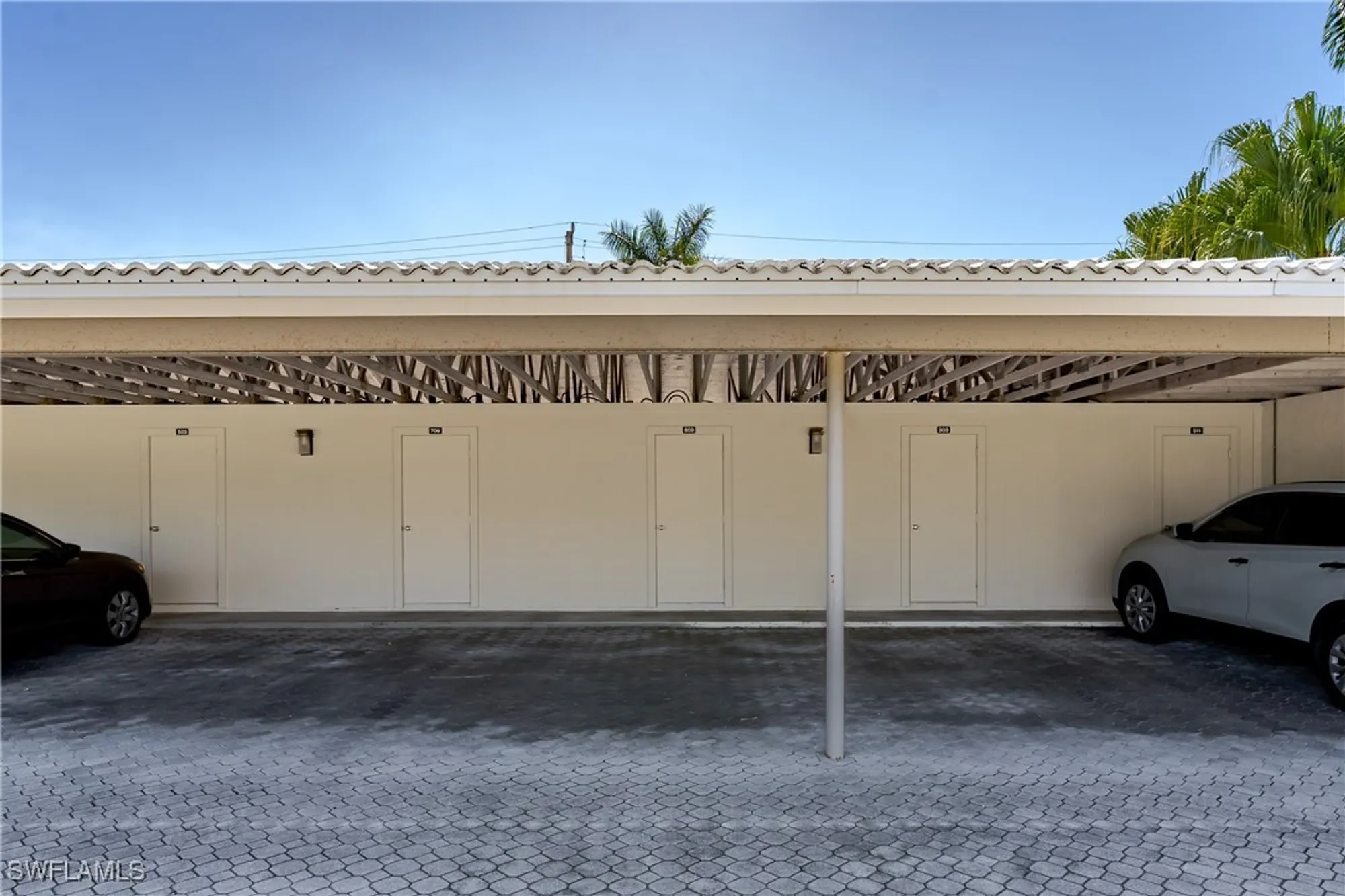 Property Slideshow image 49 of 50 | 2150 gulf shore blvd 609, Naples, FL, 34102