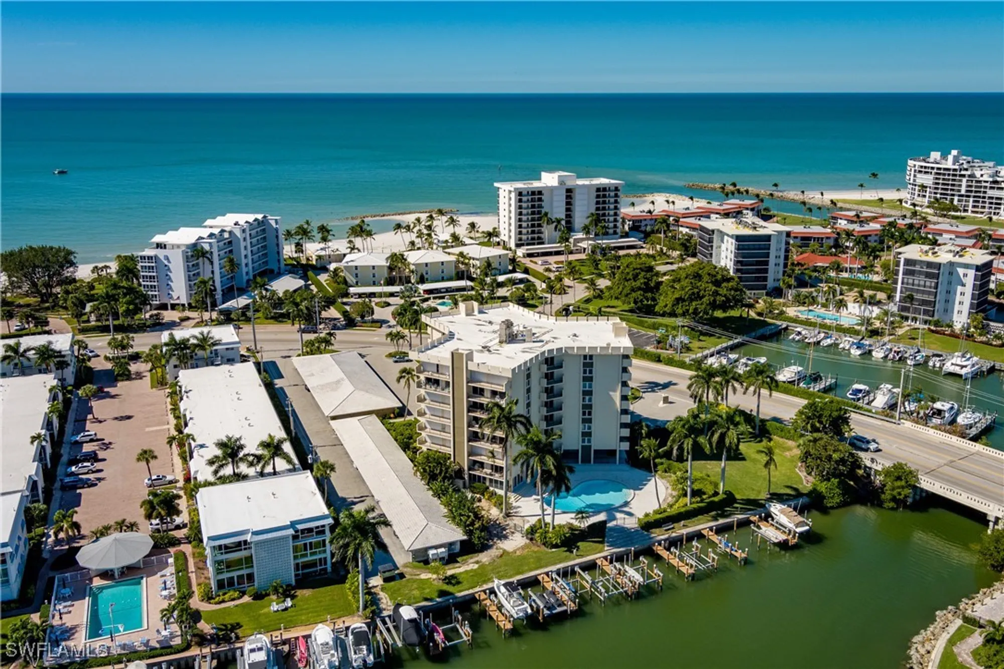 Property Slideshow image 4 of 50 | 2150 gulf shore blvd 609, Naples, FL, 34102