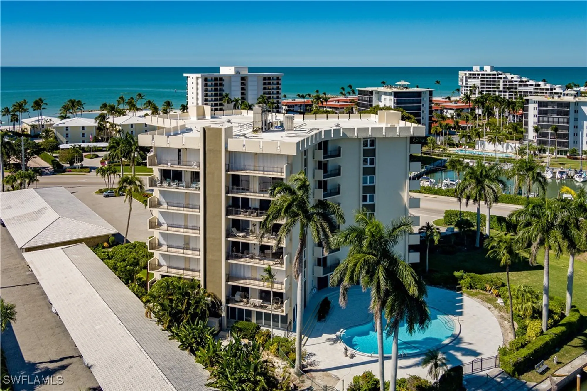 Property Slideshow image 8 of 50 | 2150 gulf shore blvd 609, Naples, FL, 34102