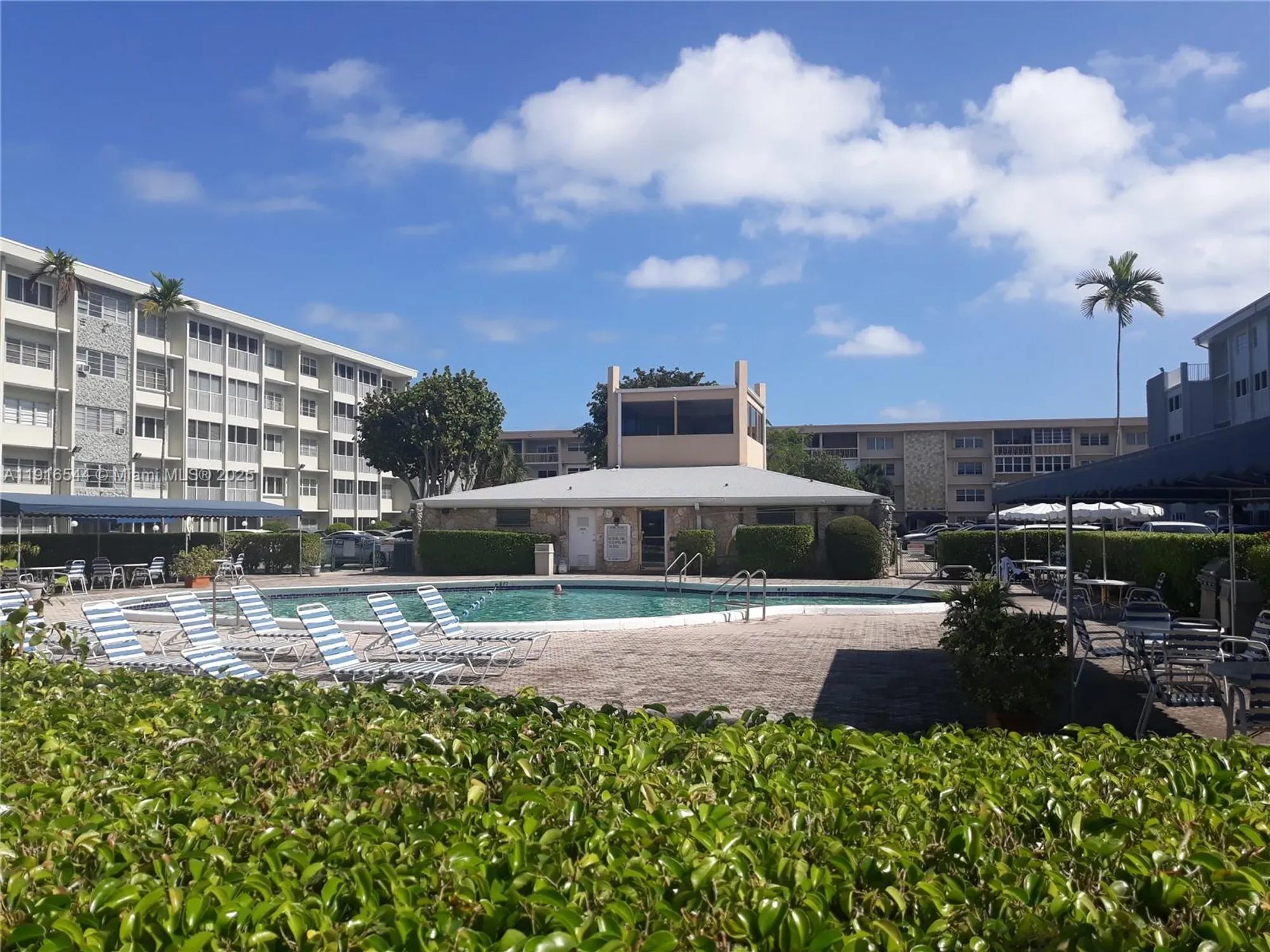 Property Slideshow image 18 of 19 | 215 se 3rd ave 407a, Hallandale Beach, FL, 33009