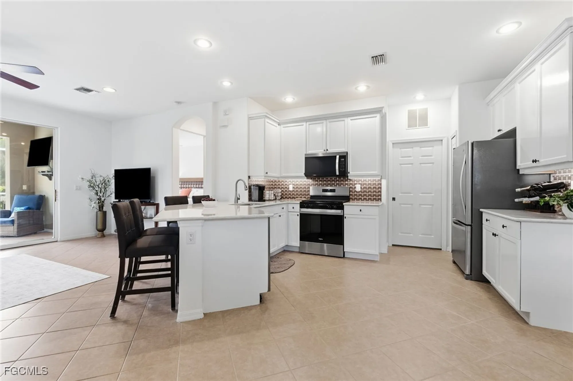 Property Slideshow image 8 of 31 | 10521 diamante way, Fort Myers, FL, 33913