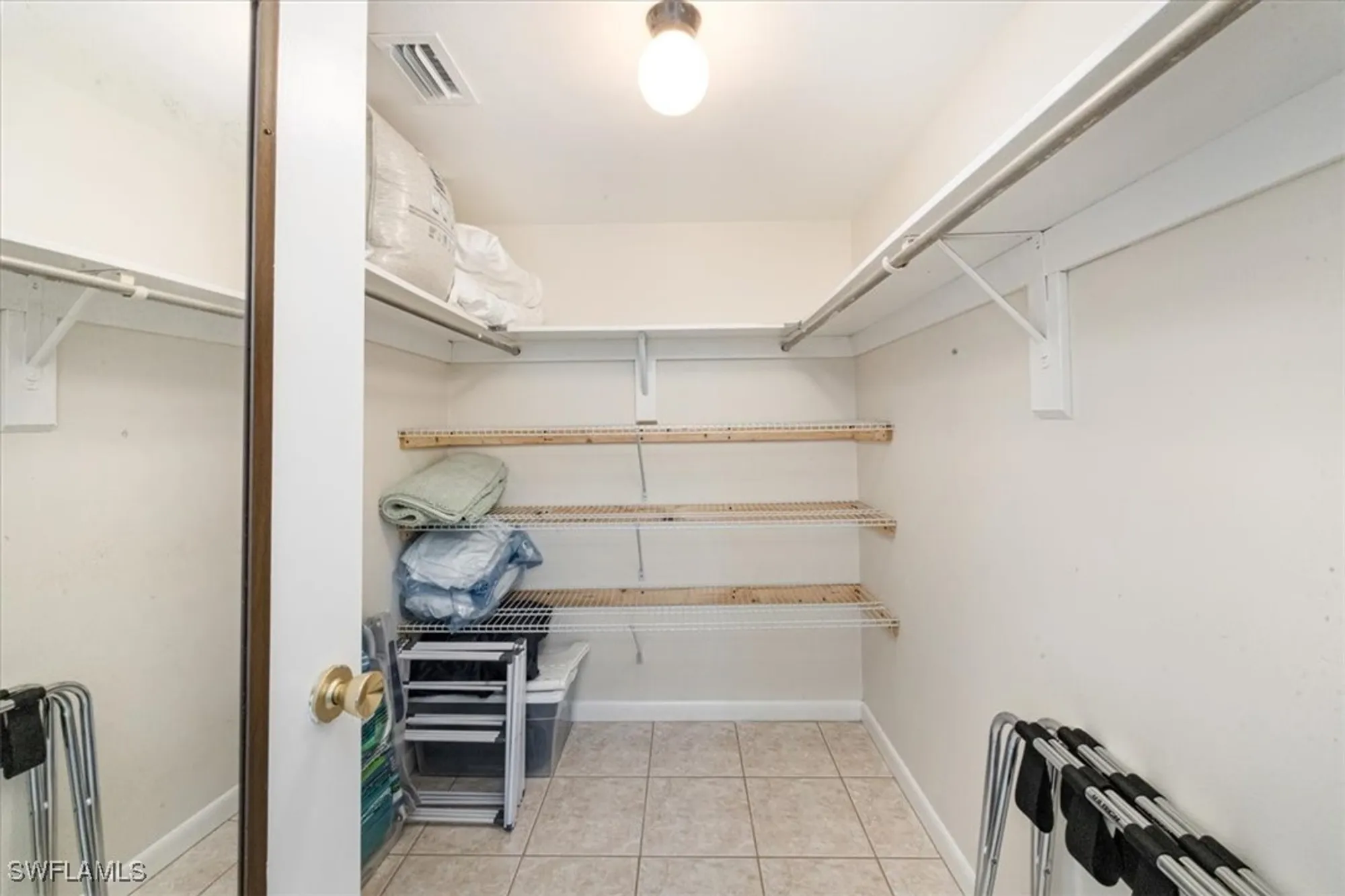 Property Slideshow image 15 of 21 | 3030 binnacle dr 307, Naples, FL, 34103