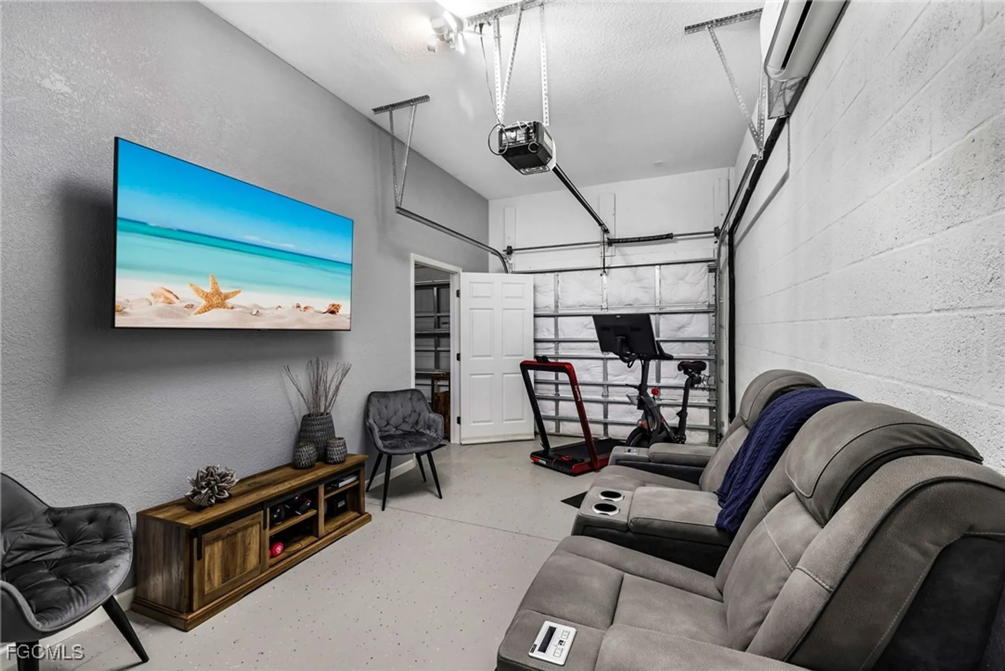 Property Slideshow image 29 of 46 | 13424 blue bay cir, Fort Myers, FL, 33913