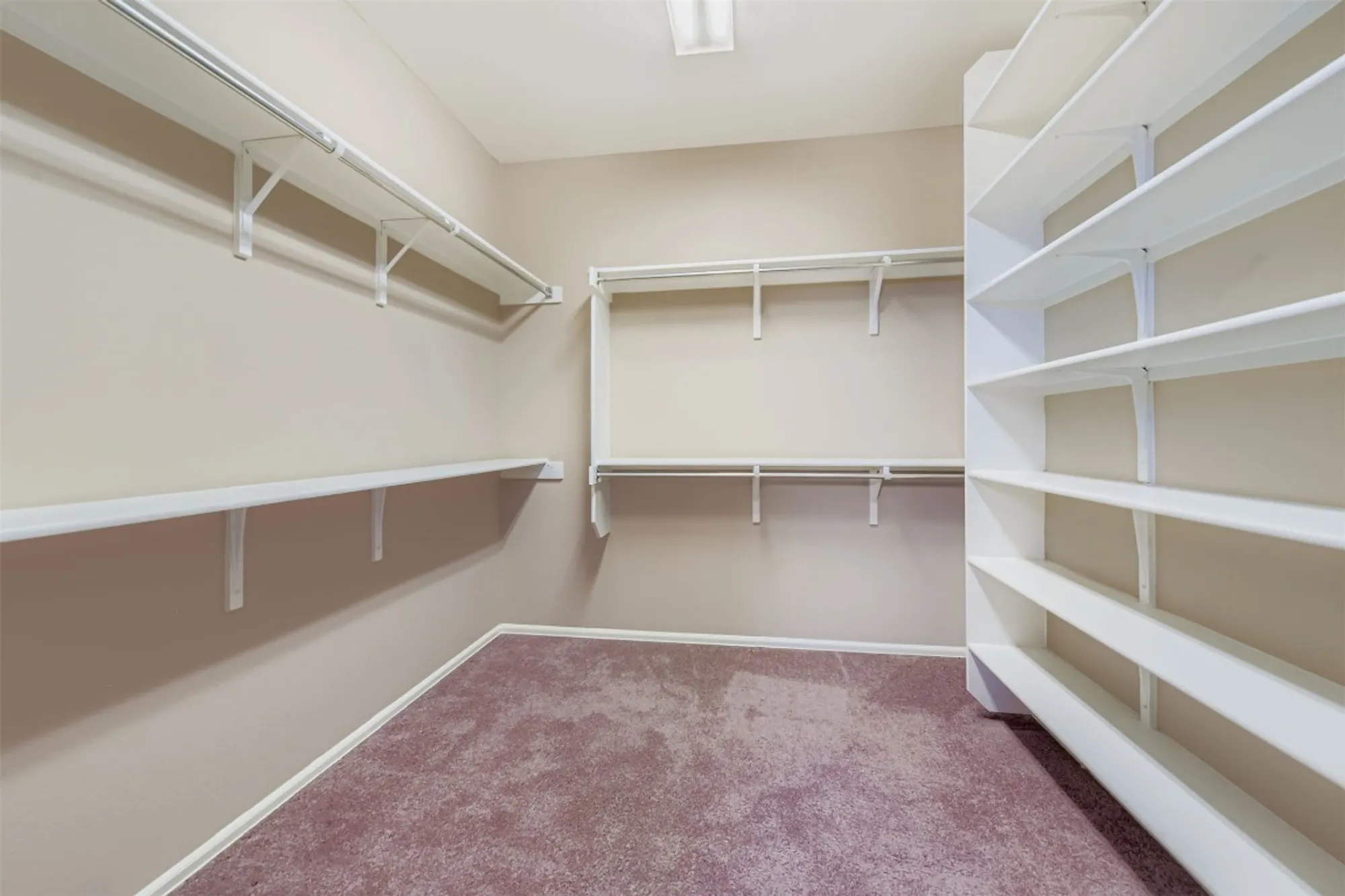 Property Slideshow image 14 of 22 | 723 independence creek ln, Georgetown, TX, 78633