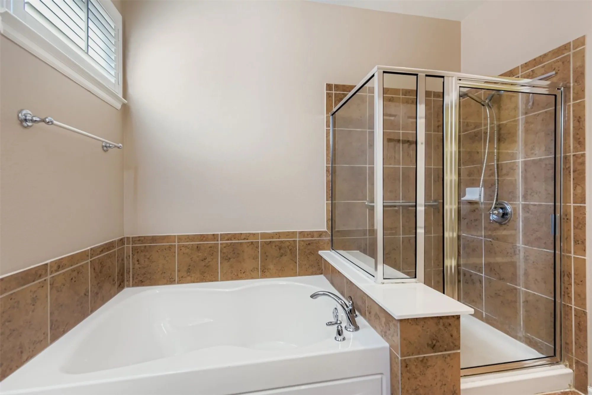 Property Slideshow image 13 of 22 | 723 independence creek ln, Georgetown, TX, 78633