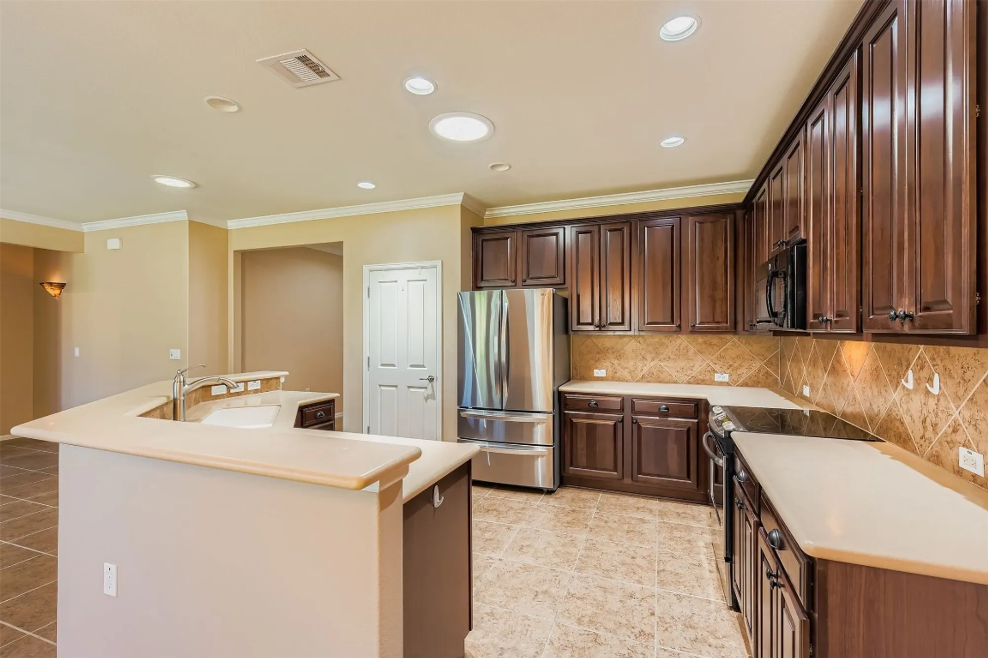 Property Slideshow image 7 of 22 | 723 independence creek ln, Georgetown, TX, 78633