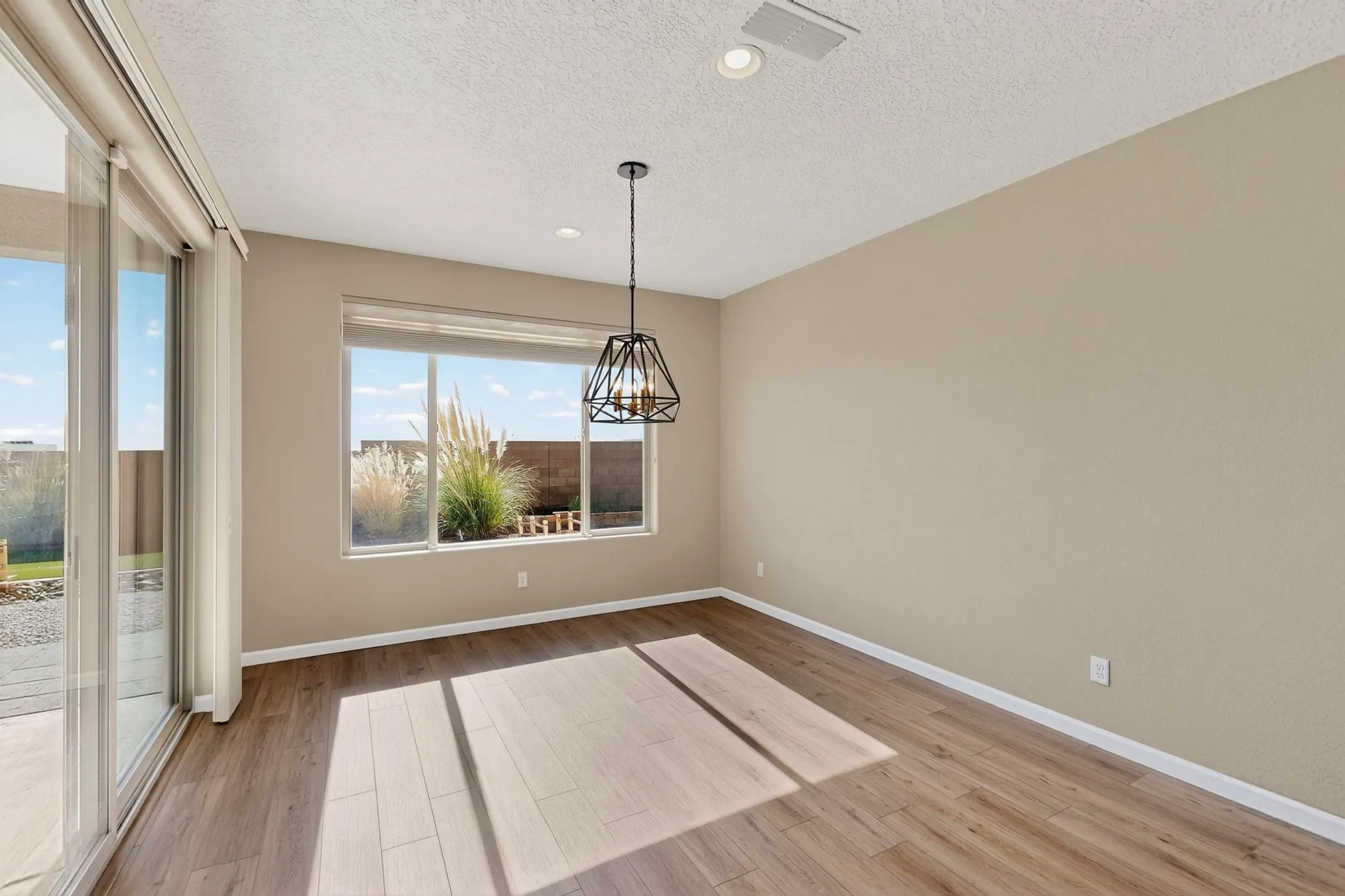Property Slideshow image 14 of 39 | 9324 cougar creek ln nw, Albuquerque, NM, 87120