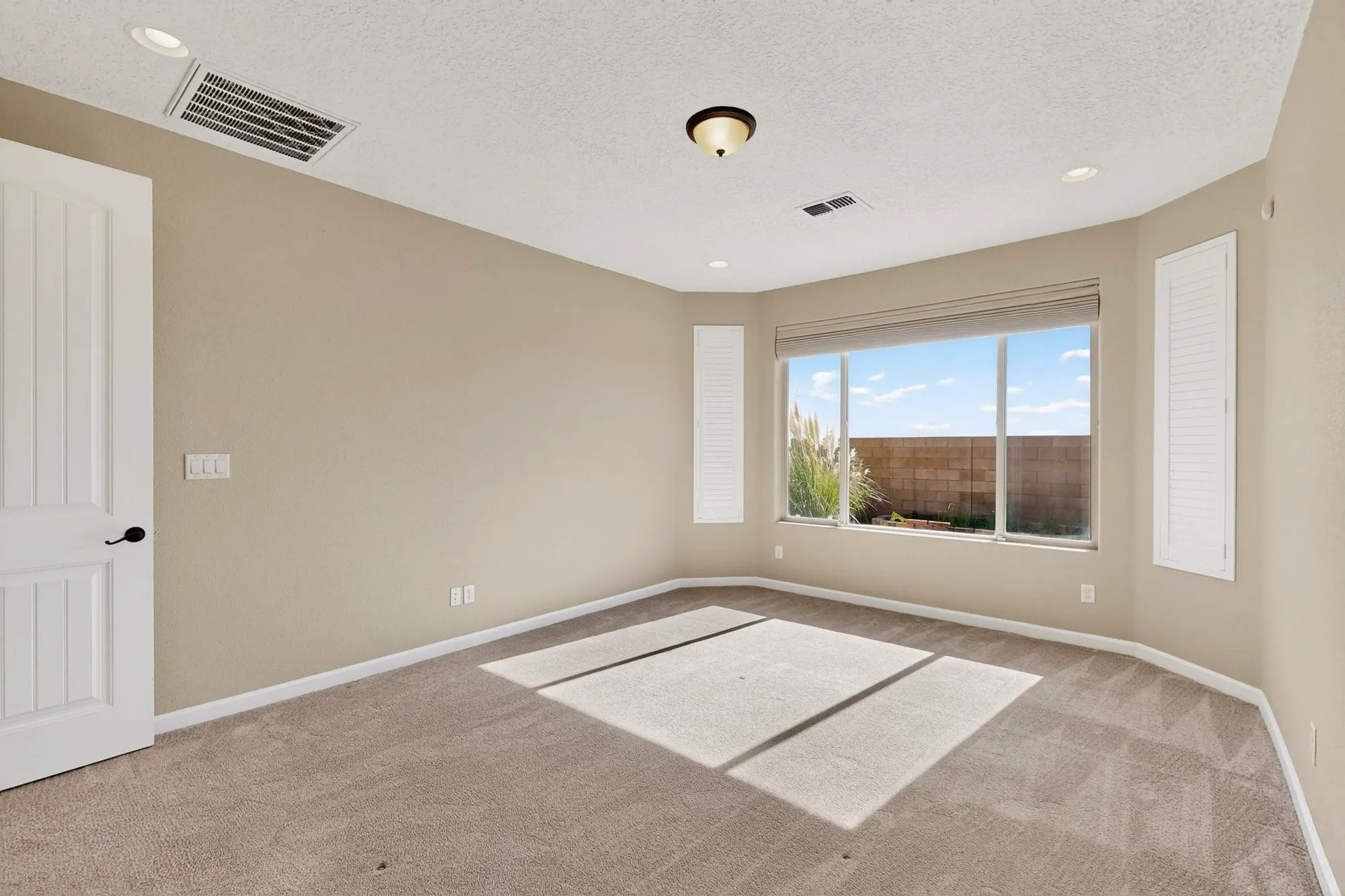 Property Slideshow image 17 of 39 | 9324 cougar creek ln nw, Albuquerque, NM, 87120