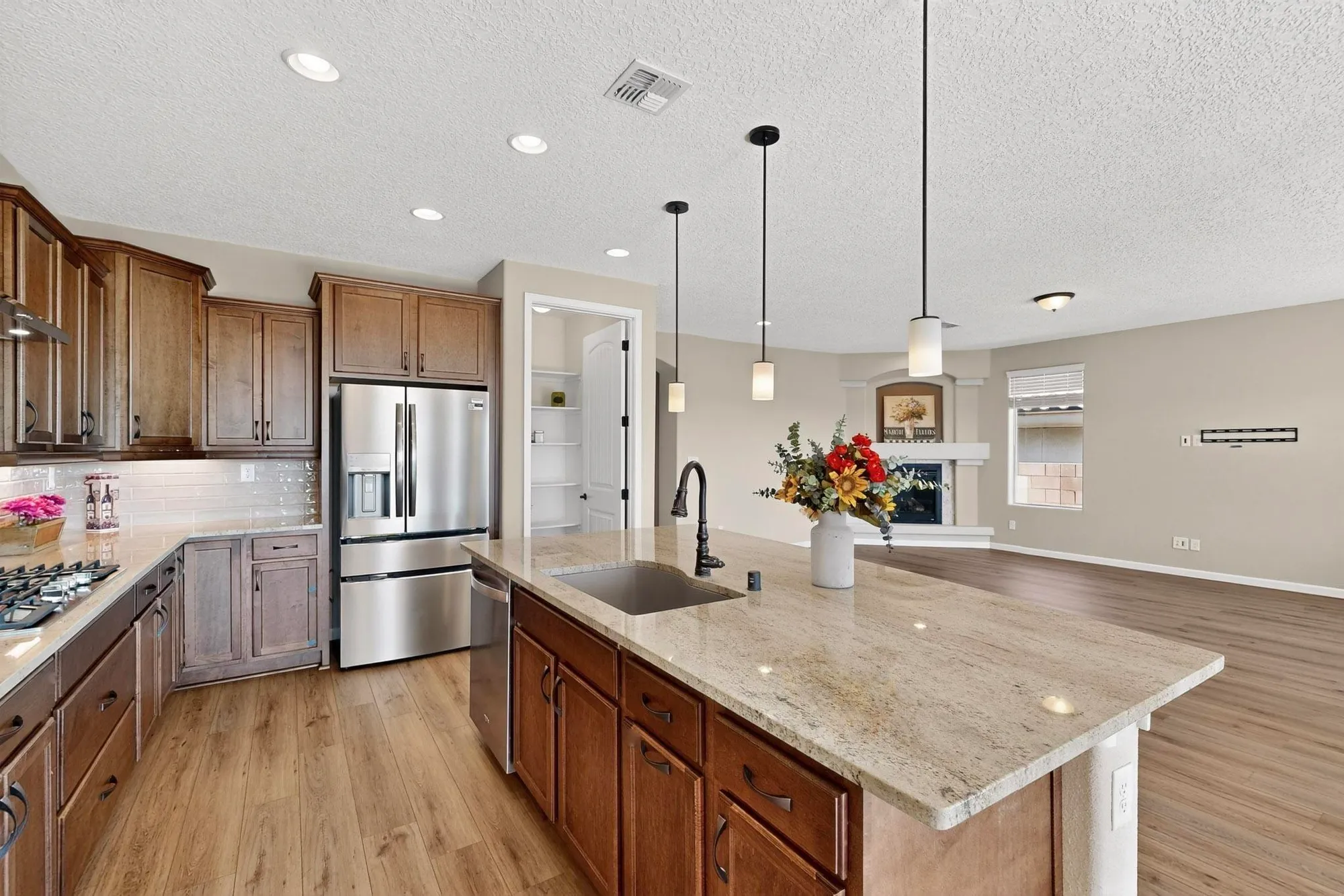 Property Slideshow image 11 of 39 | 9324 cougar creek ln nw, Albuquerque, NM, 87120