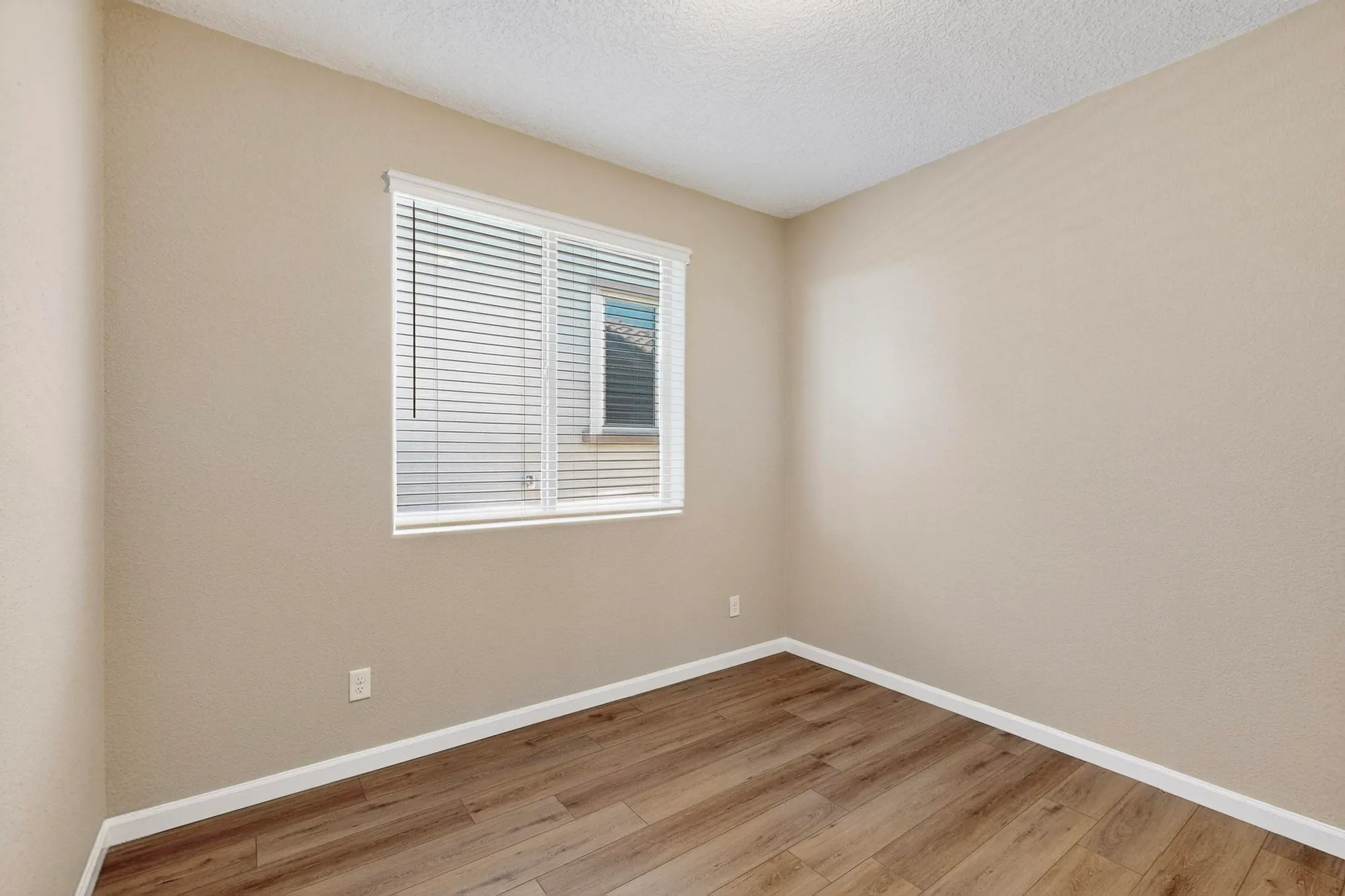 Property Slideshow image 28 of 39 | 9324 cougar creek ln nw, Albuquerque, NM, 87120
