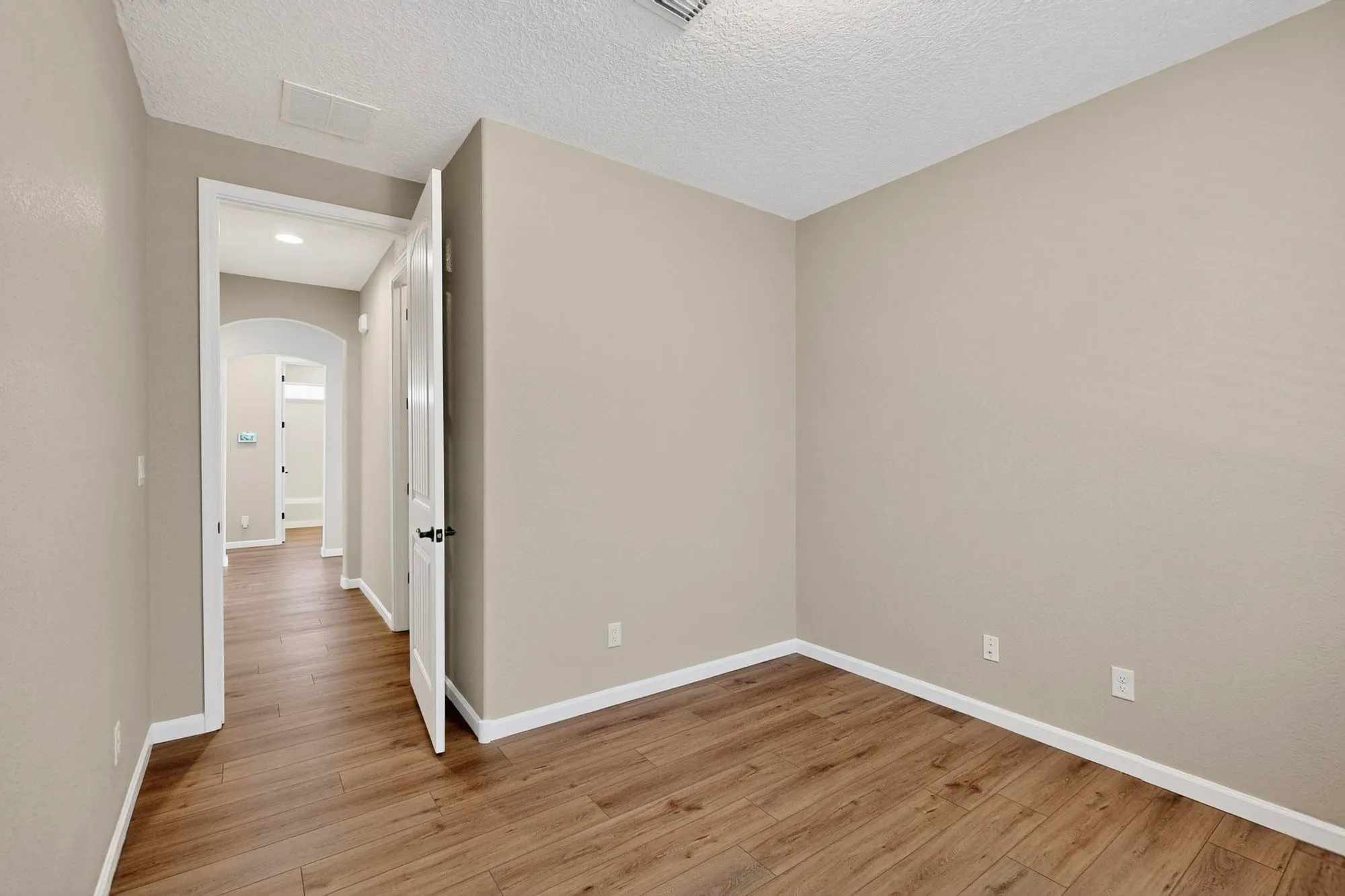 Property Slideshow image 29 of 39 | 9324 cougar creek ln nw, Albuquerque, NM, 87120