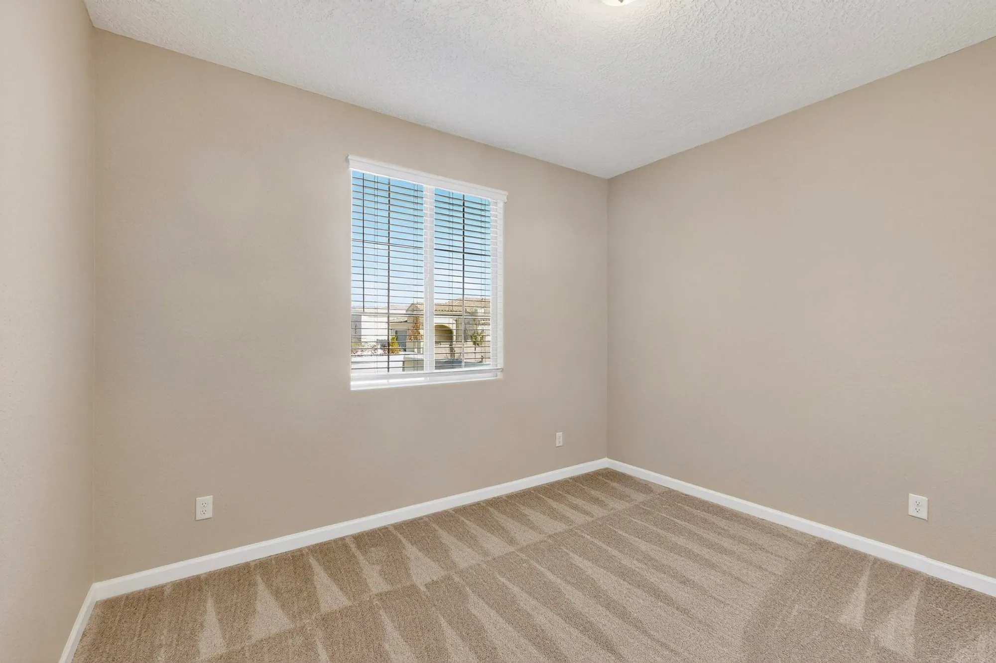 Property Slideshow image 22 of 39 | 9324 cougar creek ln nw, Albuquerque, NM, 87120