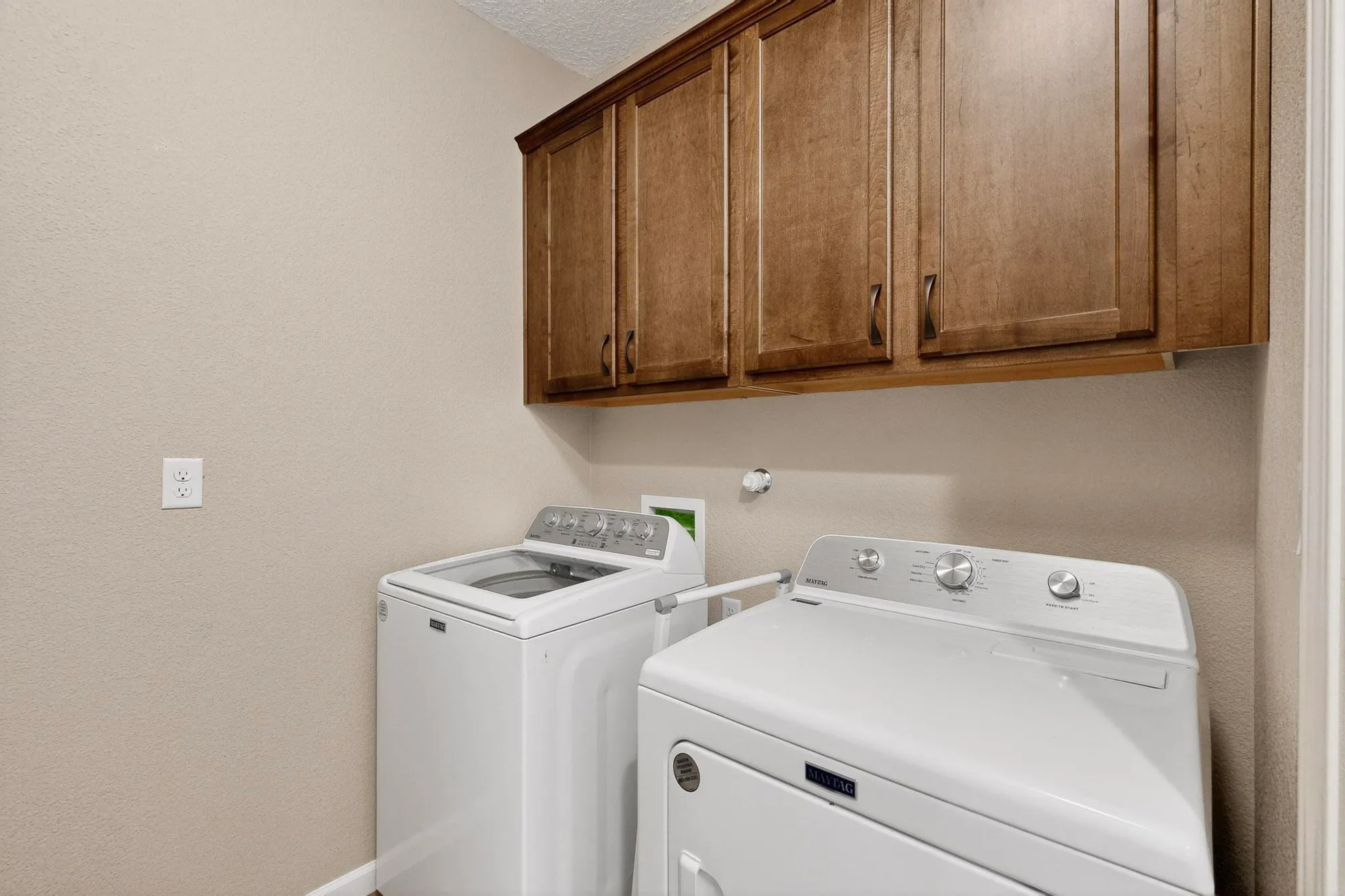Property Slideshow image 30 of 39 | 9324 cougar creek ln nw, Albuquerque, NM, 87120