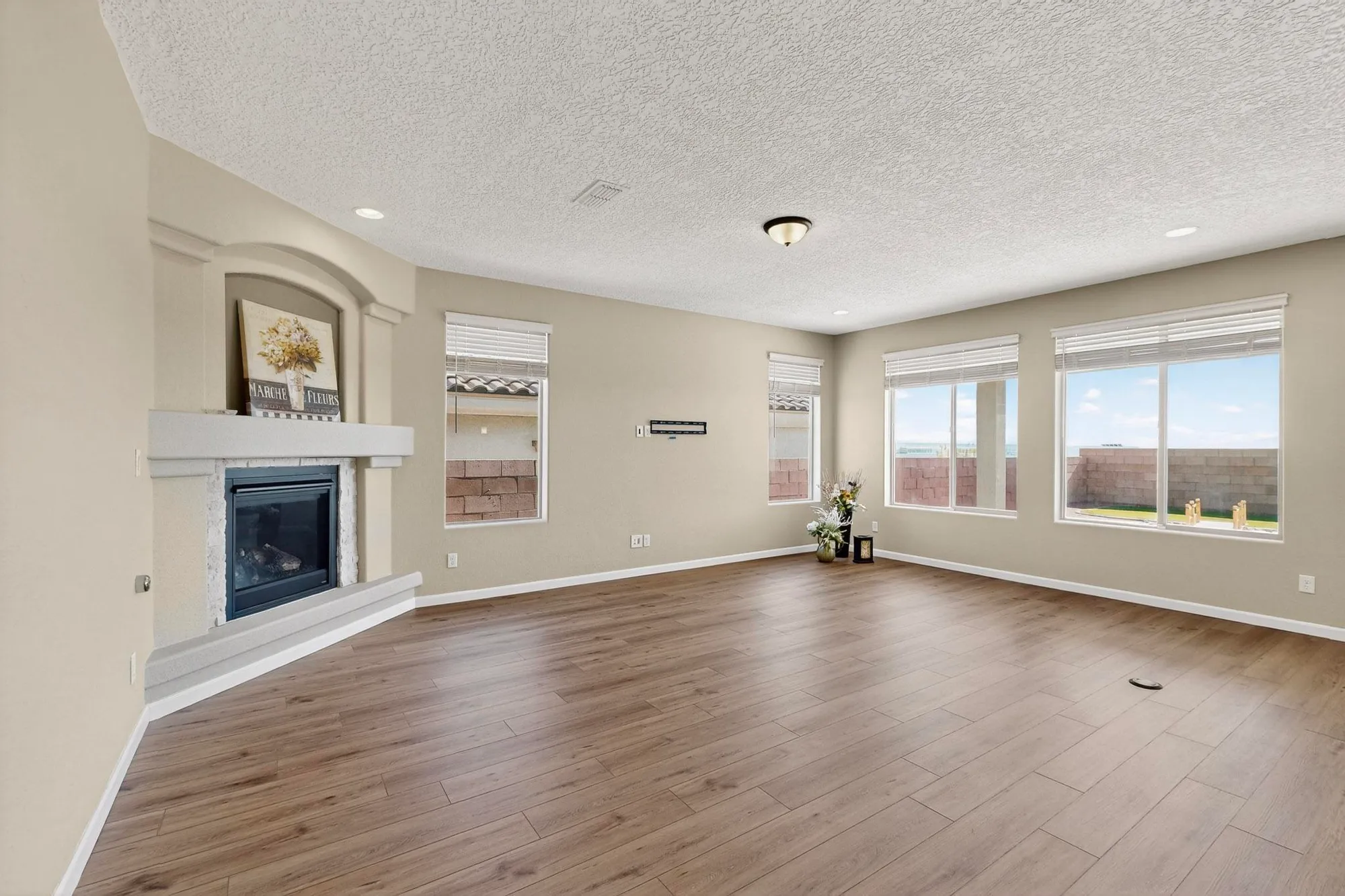 Property Slideshow image 8 of 39 | 9324 cougar creek ln nw, Albuquerque, NM, 87120