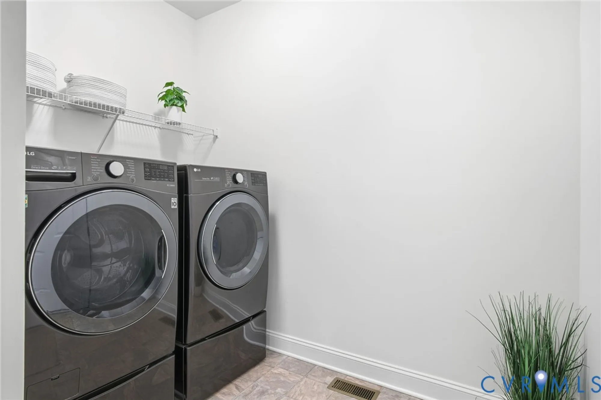 Property Slideshow image 26 of 35 | 12348 s crossing dr, Manakin Sabot, VA, 23103