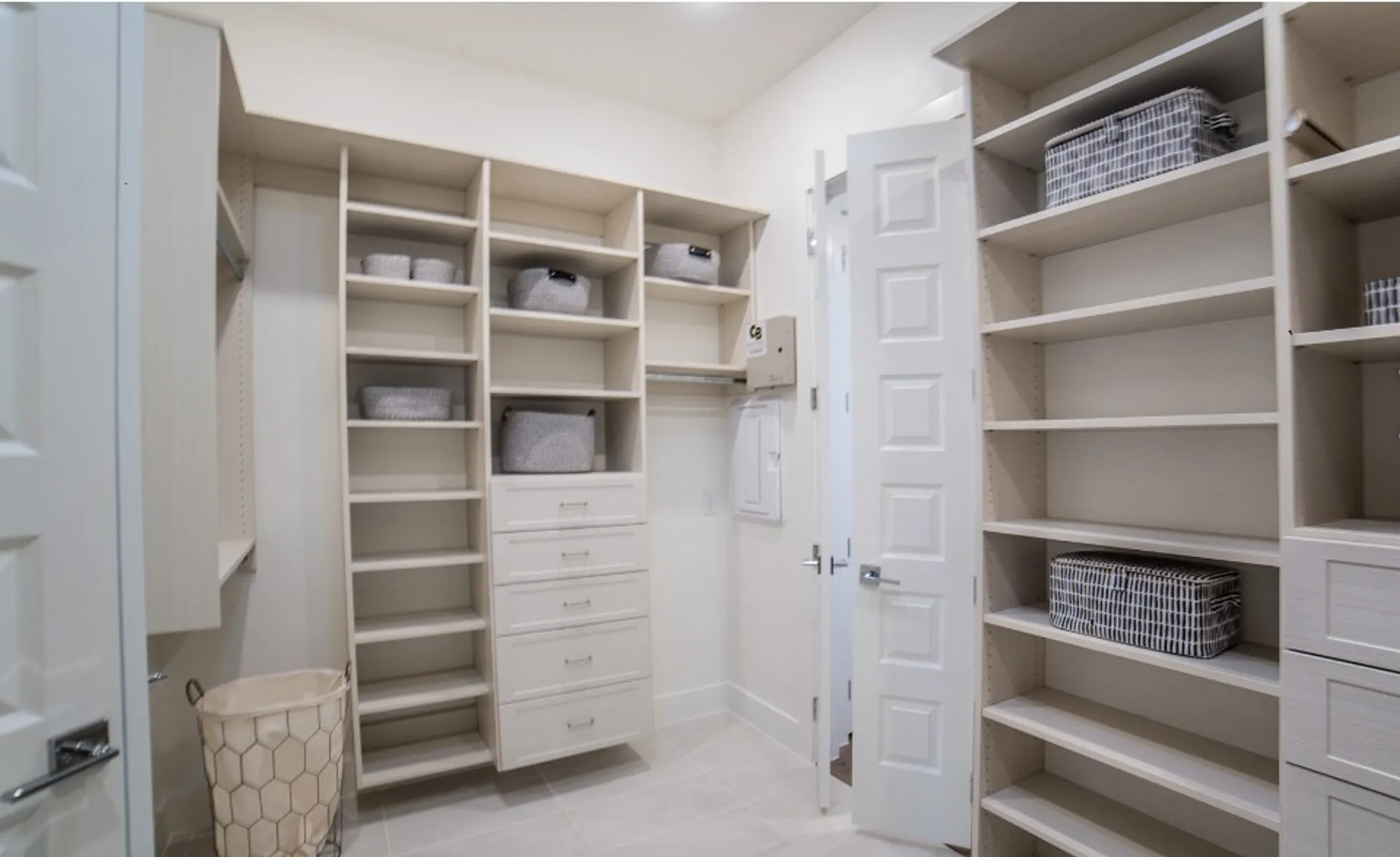 Property Slideshow image 8 of 10 | 2504 ventura blvd, Mansfield, TX, 76063