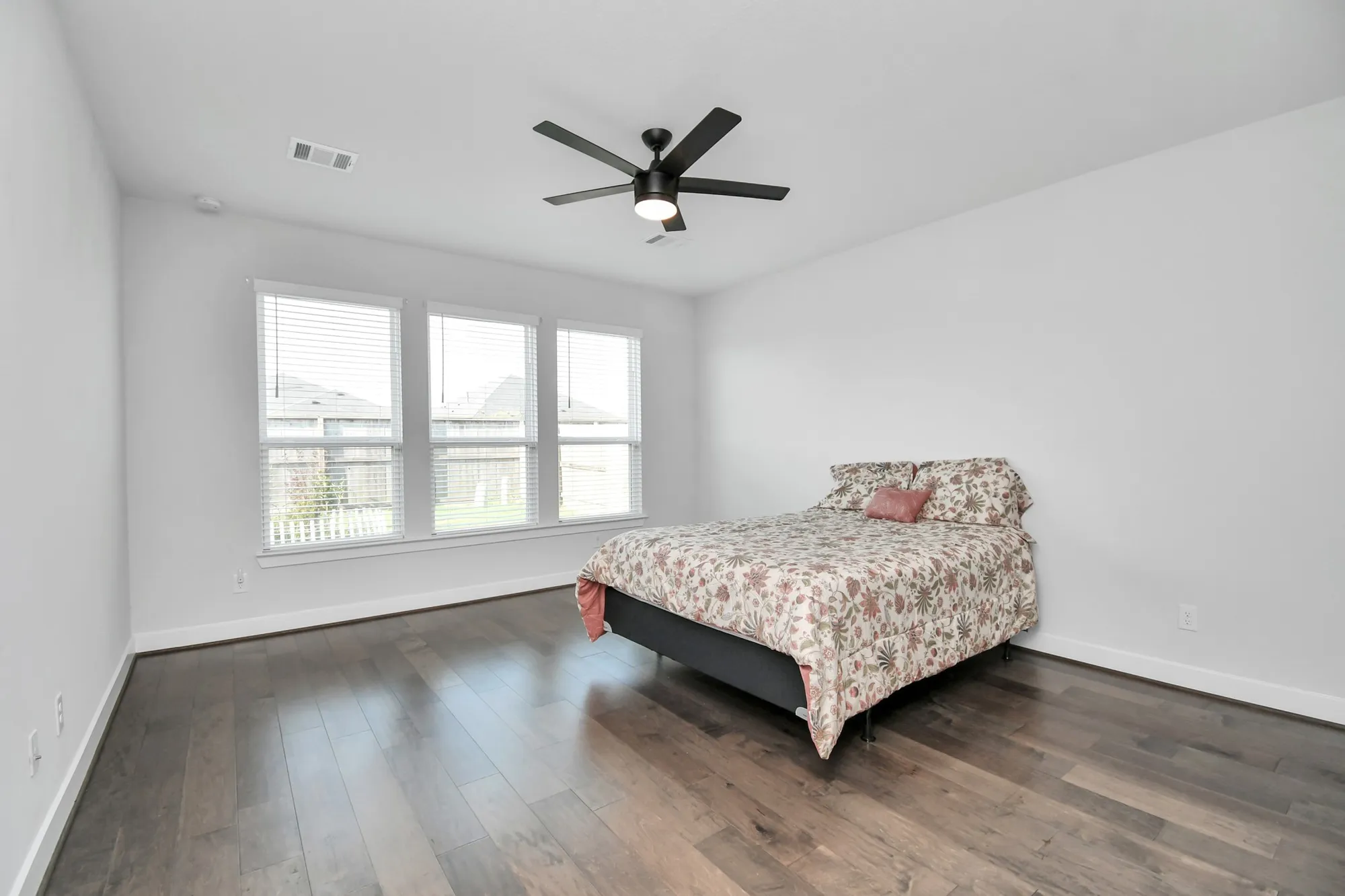 Property Slideshow image 25 of 41 | 28723 tara ridge ct ct, Fulshear, TX, 77441