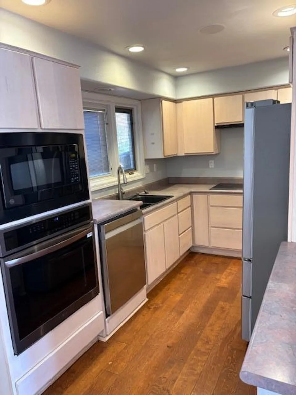 Property Slideshow image 5 of 33 | 1301 rio rancho dr b, Rio Rancho, NM, 87124