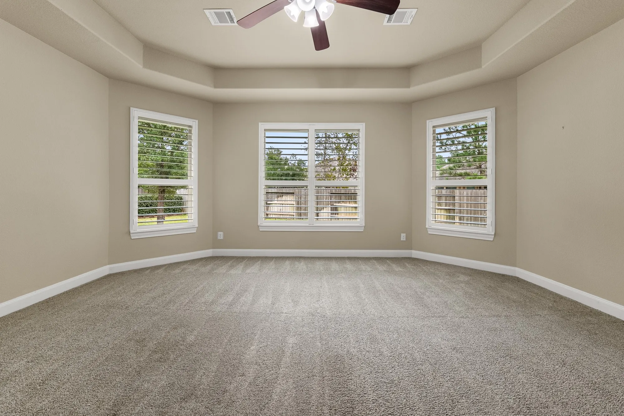 Property Slideshow image 14 of 37 | 202 foxglove ln, Montgomery, TX, 77316