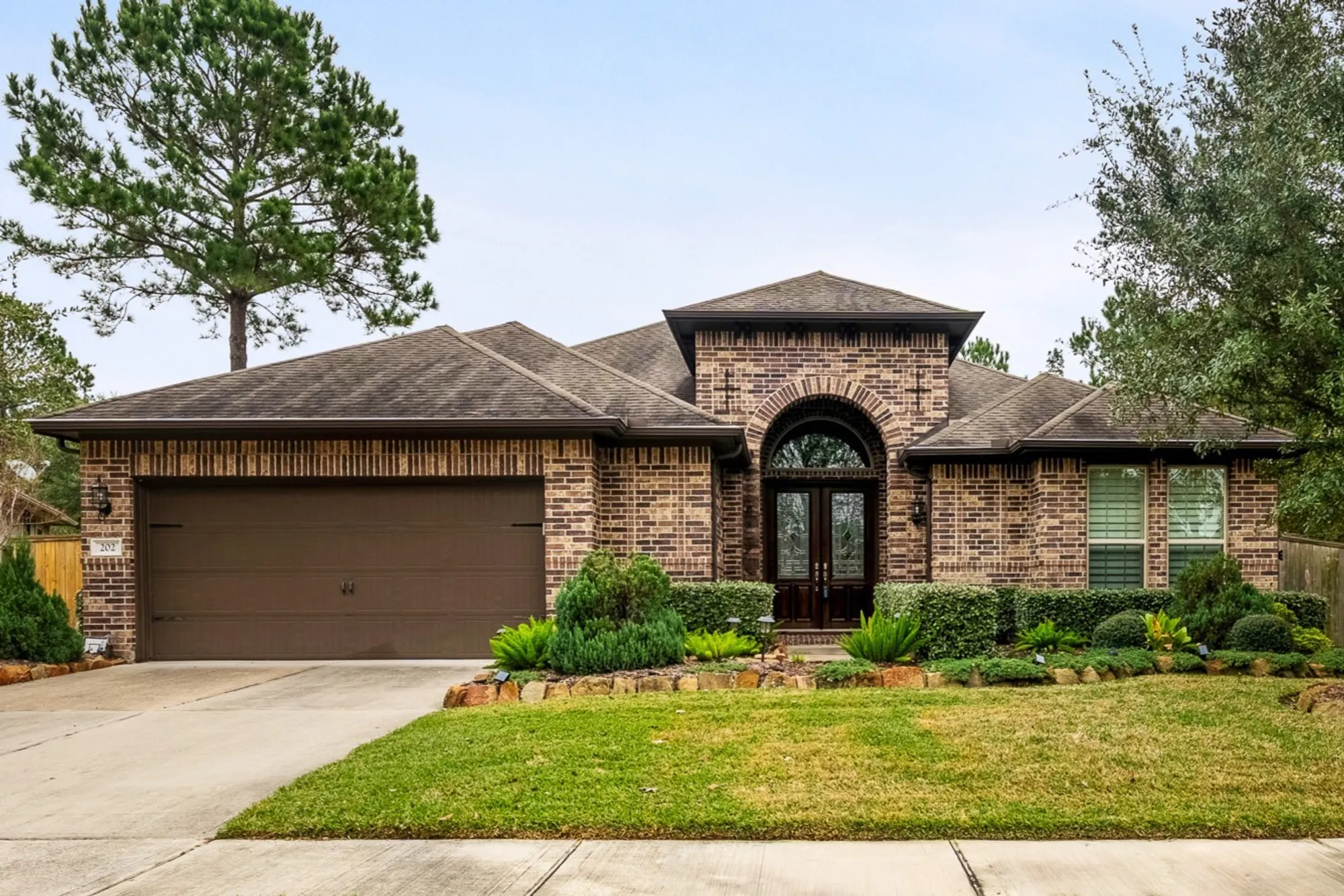 Property Slideshow image 1 of 37 | 202 foxglove ln, Montgomery, TX, 77316