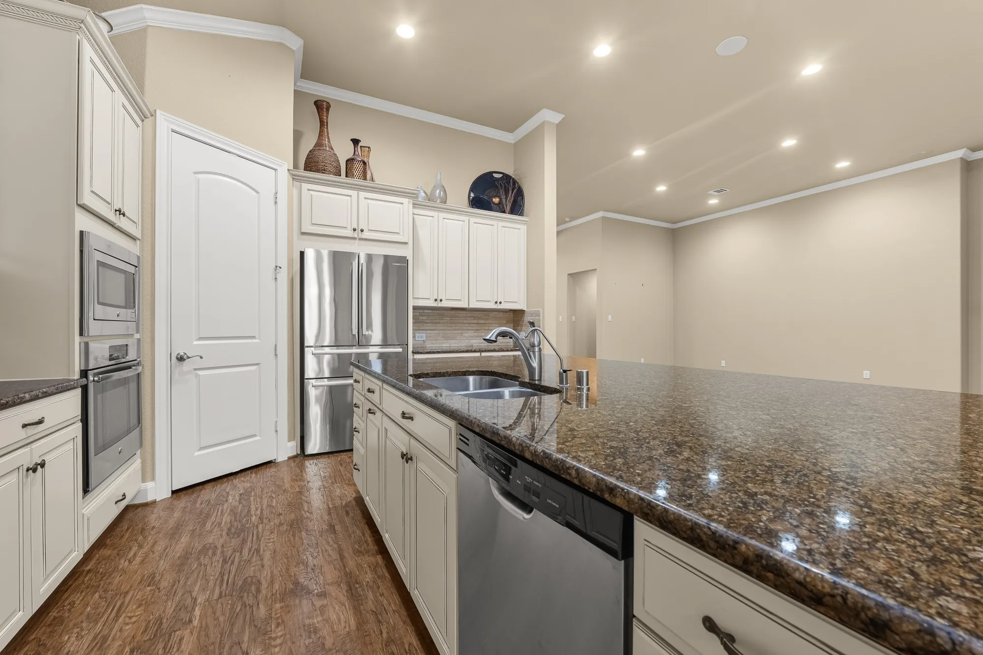 Property Slideshow image 11 of 37 | 202 foxglove ln, Montgomery, TX, 77316