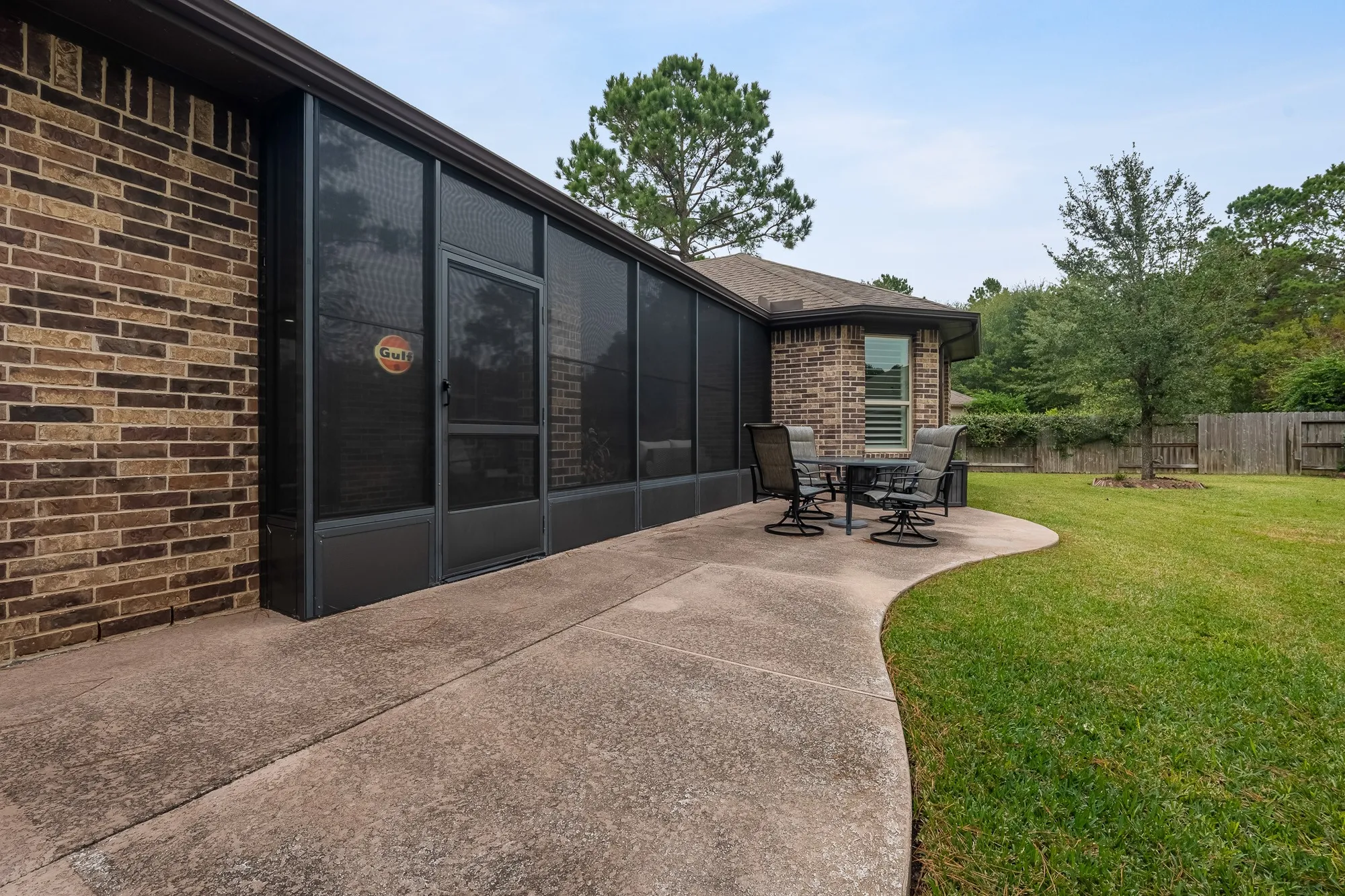 Property Slideshow image 28 of 37 | 202 foxglove ln, Montgomery, TX, 77316