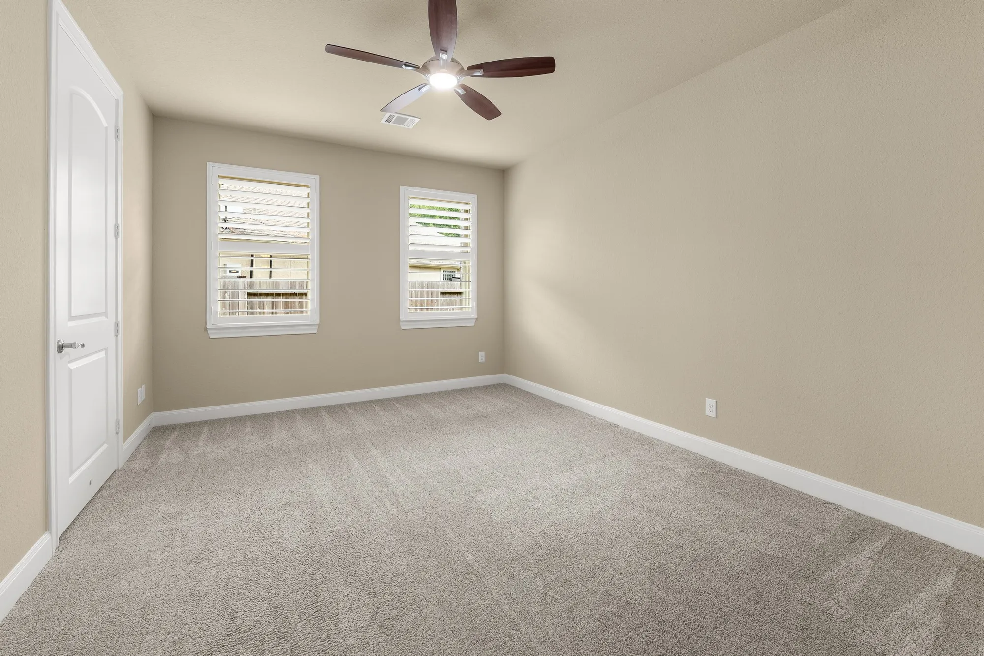 Property Slideshow image 22 of 37 | 202 foxglove ln, Montgomery, TX, 77316