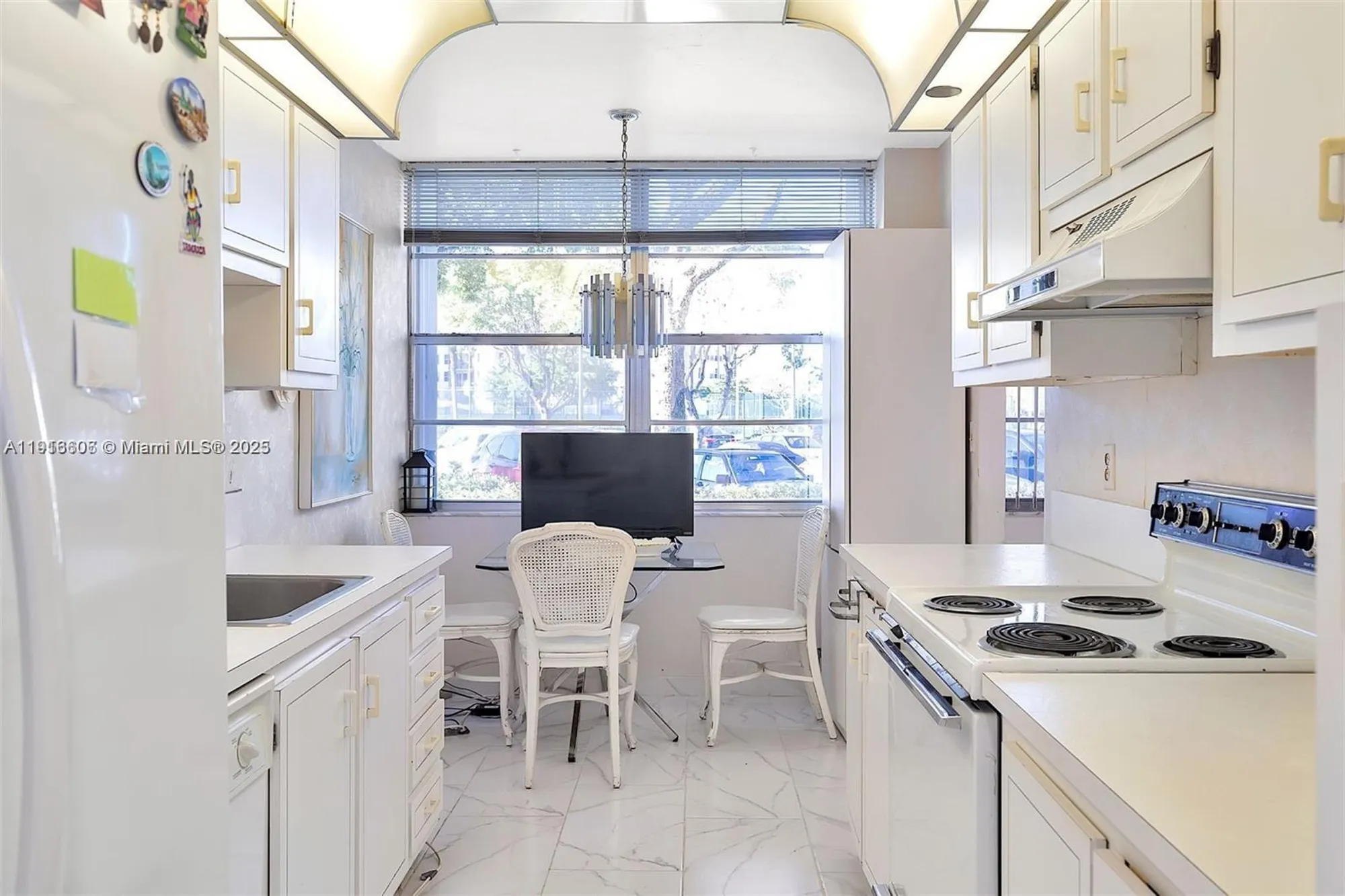 Property Slideshow image 13 of 37 | 1300 saint charles pl l12, Pembroke Pines, FL, 33026