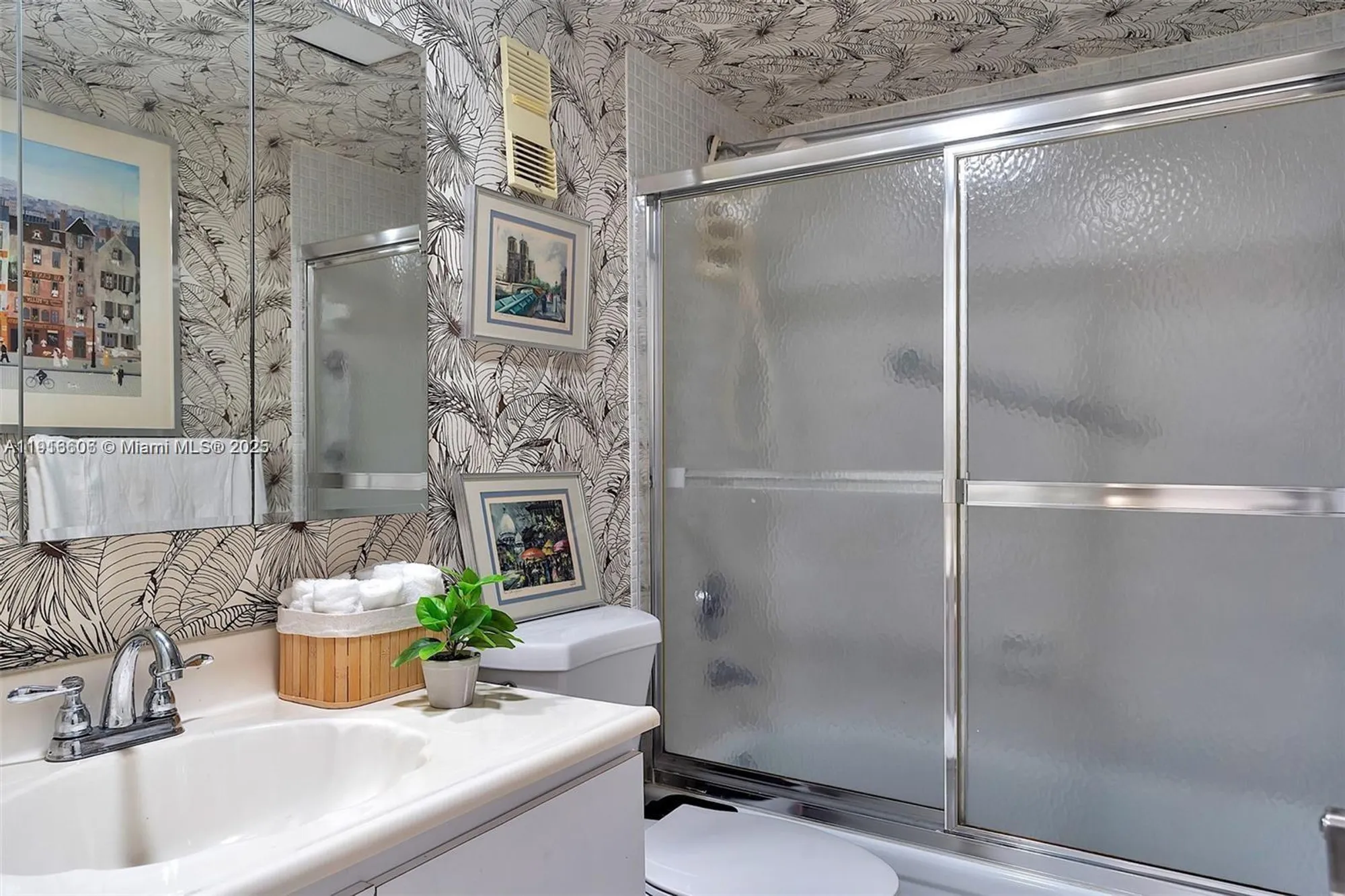 Property Slideshow image 24 of 37 | 1300 saint charles pl l12, Pembroke Pines, FL, 33026