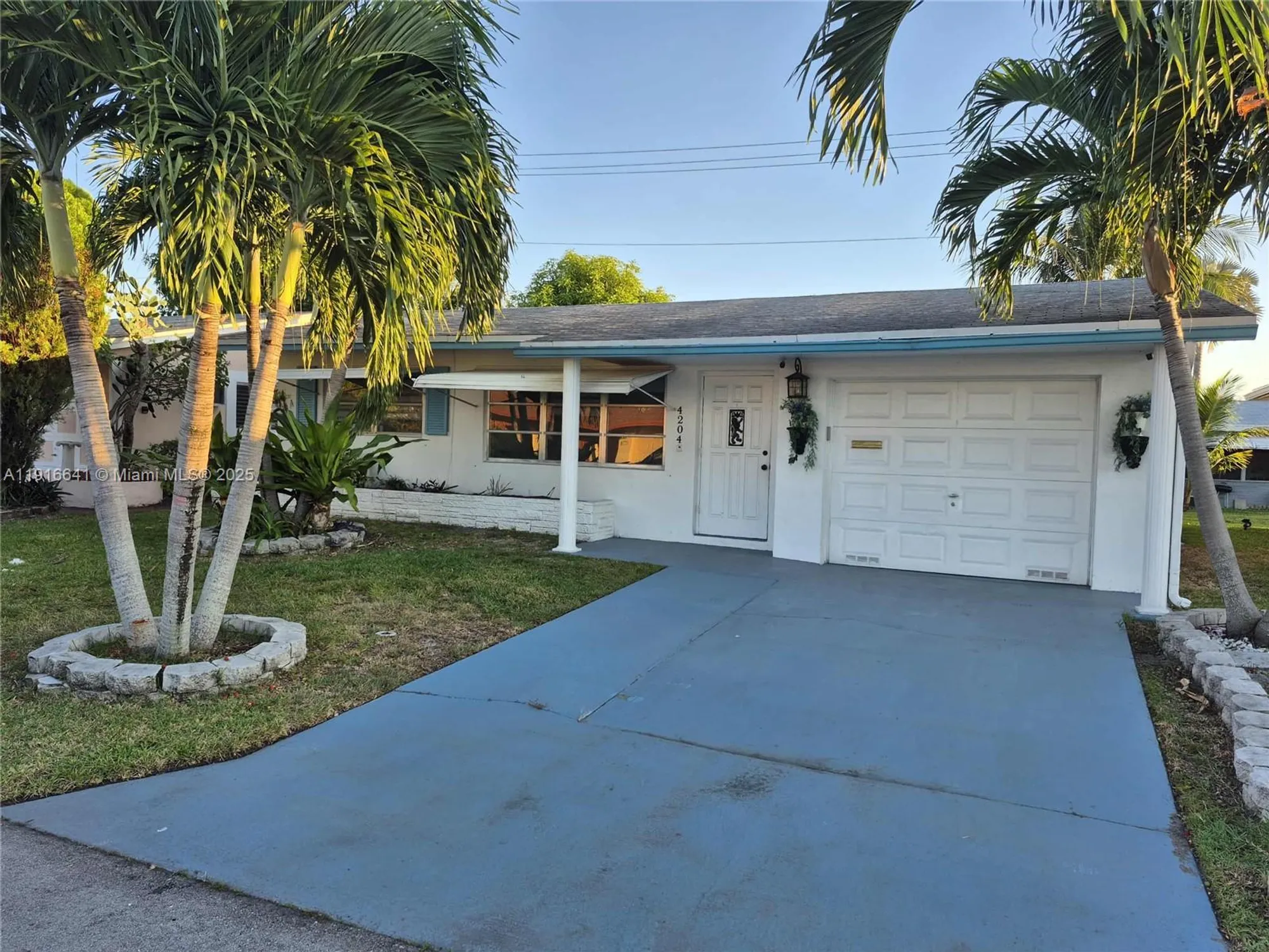 Property Slideshow image 19 of 22 | 4204 nw 47th ct, Tamarac, FL, 33319