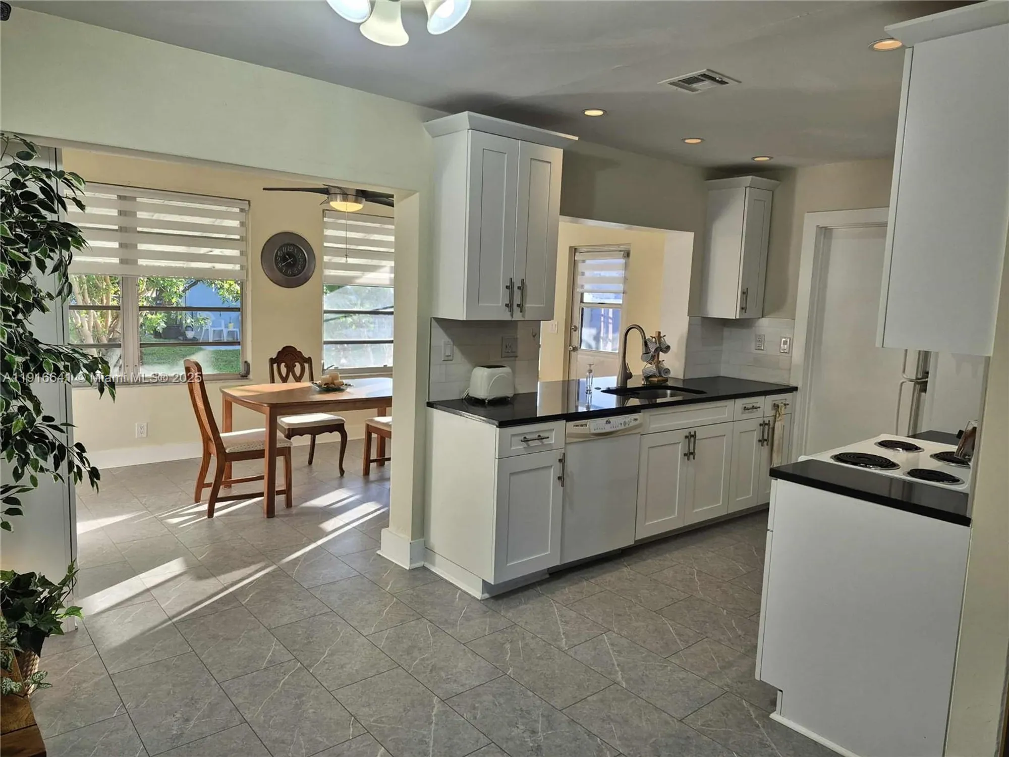 Property Slideshow image 1 of 22 | 4204 nw 47th ct, Tamarac, FL, 33319