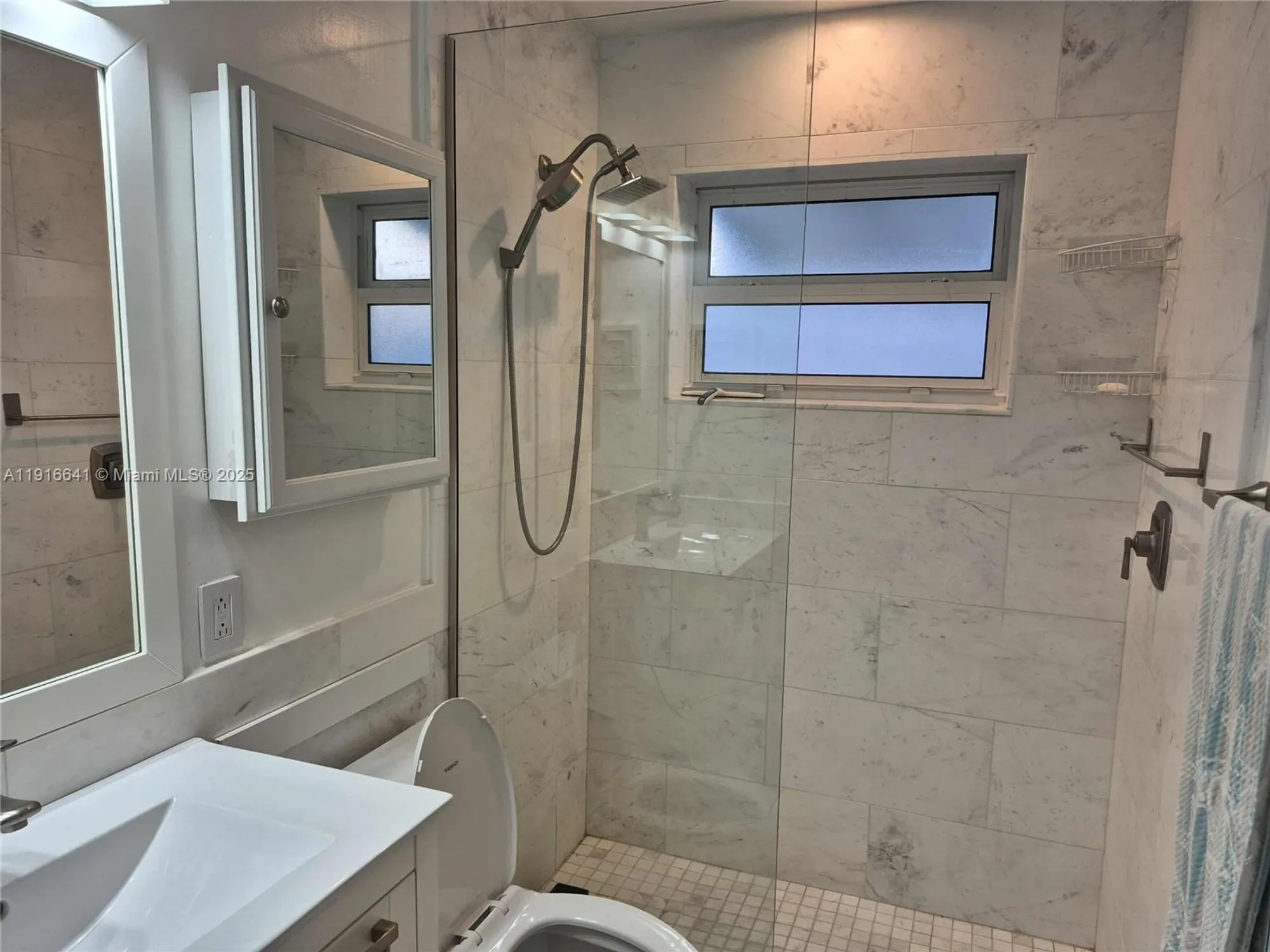 Property Slideshow image 13 of 22 | 4204 nw 47th ct, Tamarac, FL, 33319