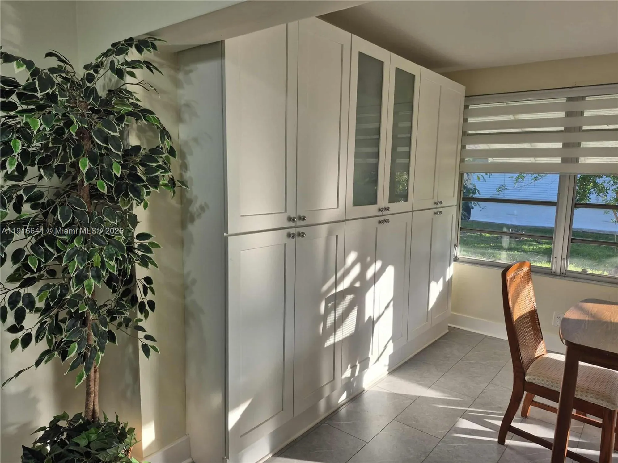 Property Slideshow image 2 of 22 | 4204 nw 47th ct, Tamarac, FL, 33319