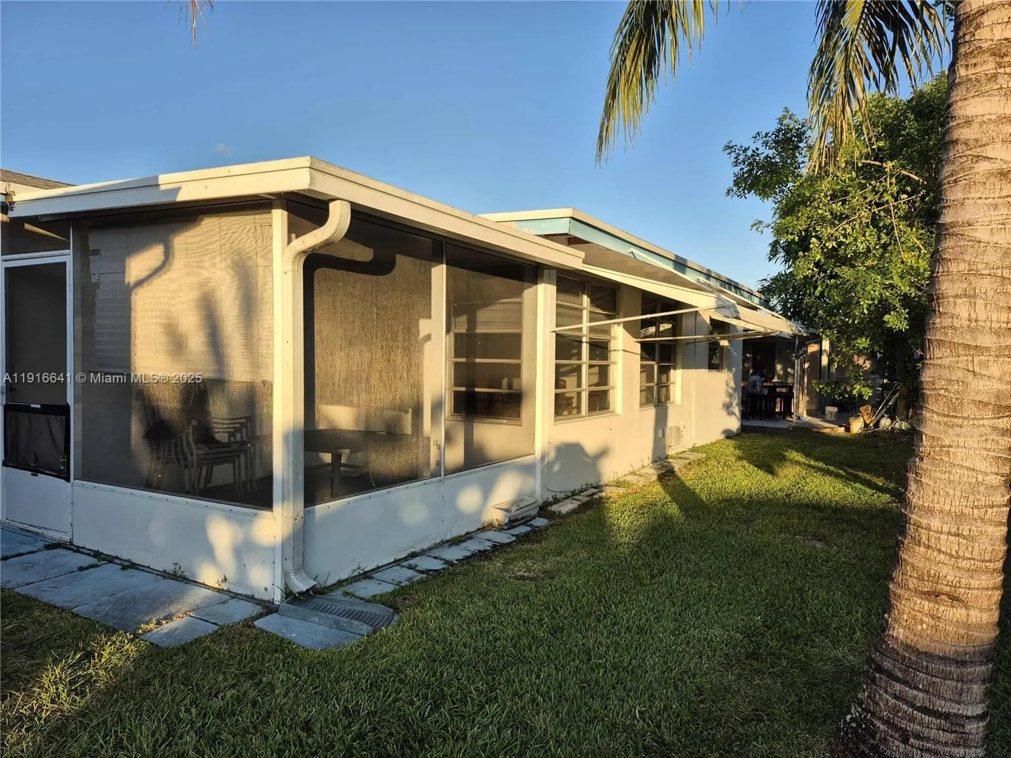 Property Slideshow image 21 of 22 | 4204 nw 47th ct, Tamarac, FL, 33319