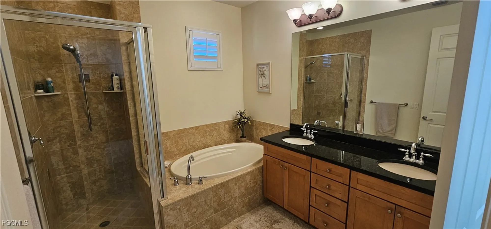 Property Slideshow image 16 of 34 | 9085 chula vista st # 106, Naples, FL, 34113