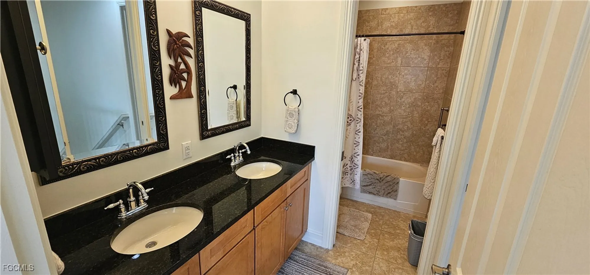 Property Slideshow image 17 of 34 | 9085 chula vista st # 106, Naples, FL, 34113