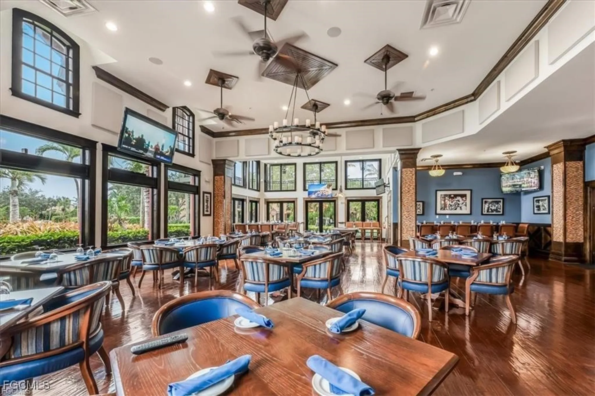 Property Slideshow image 10 of 34 | 9085 chula vista st # 106, Naples, FL, 34113