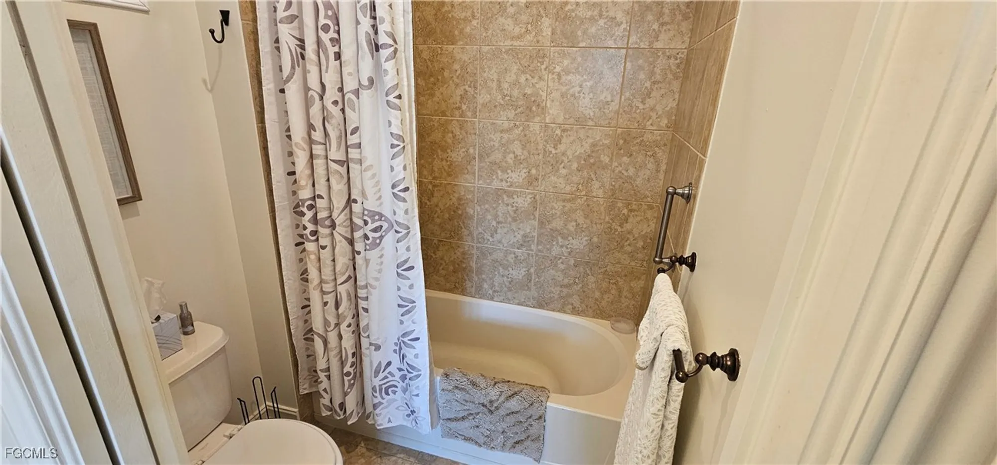 Property Slideshow image 22 of 34 | 9085 chula vista st # 106, Naples, FL, 34113