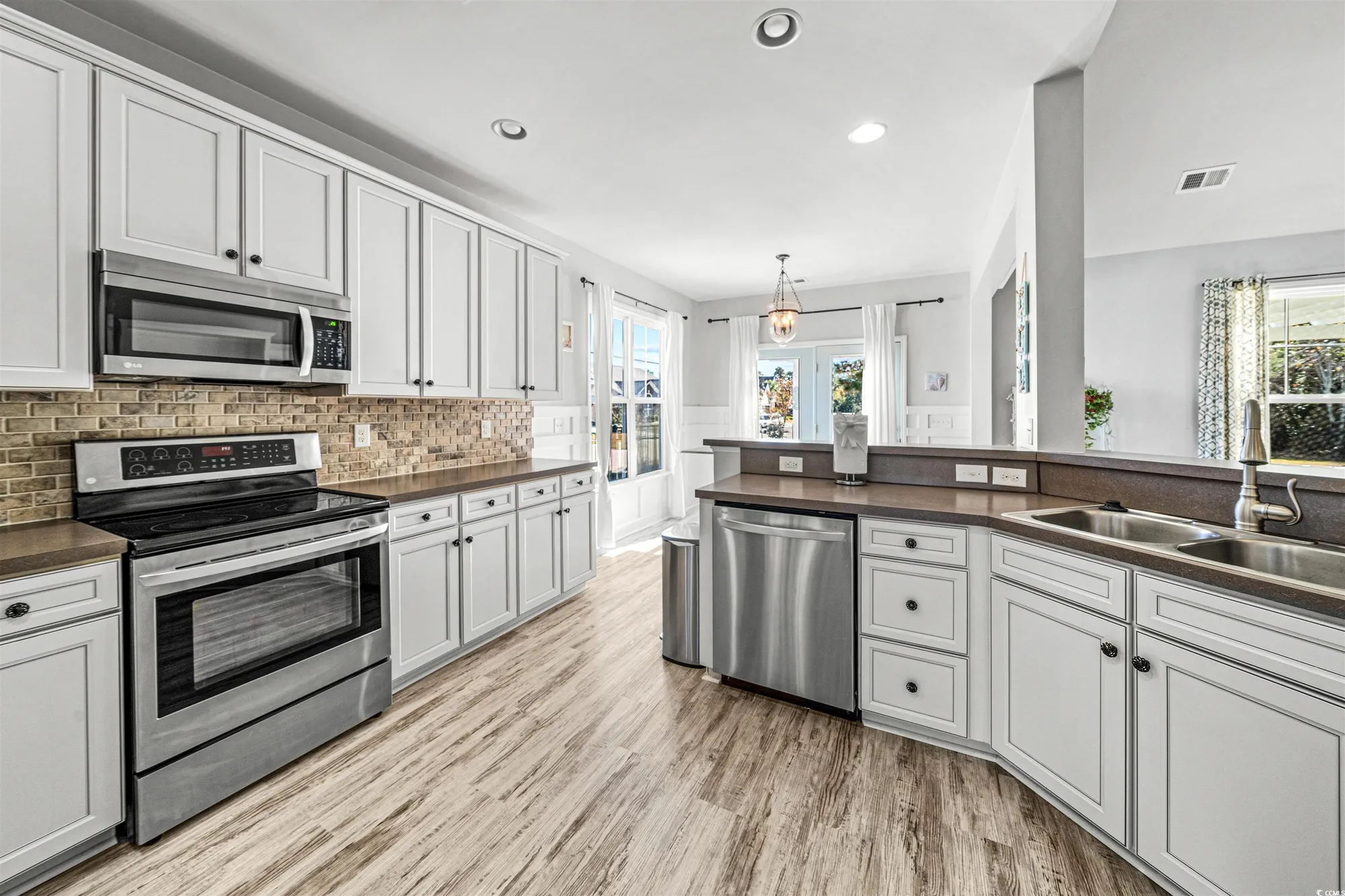 Property Slideshow image 13 of 40 | 1047 brentford pl, Myrtle Beach, SC, 29579