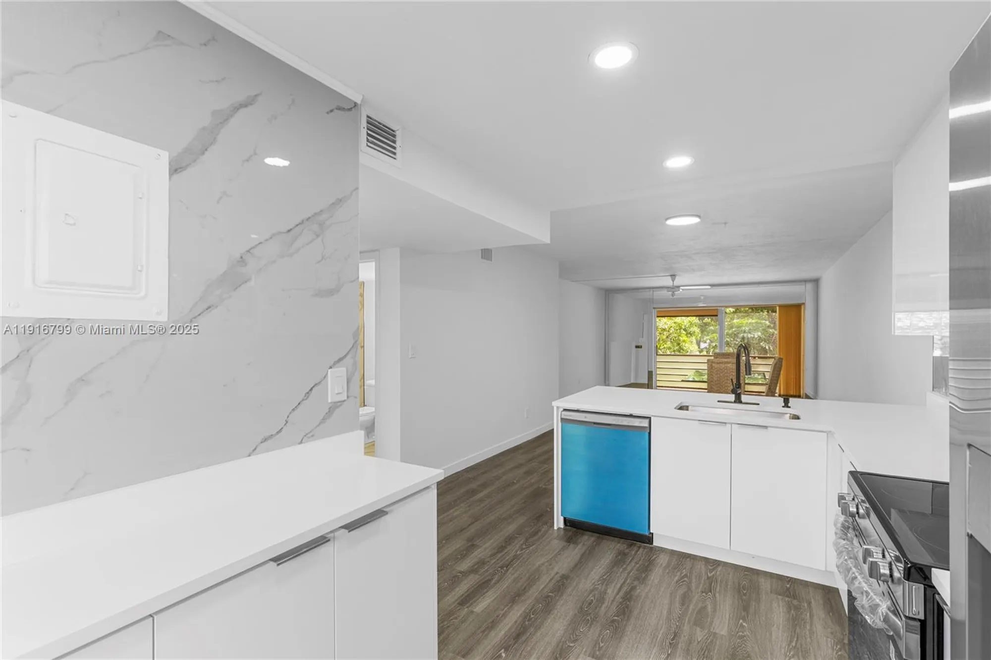 Property Slideshow image 14 of 29 | 3591 inverrary dr 203, Lauderhill, FL, 33319